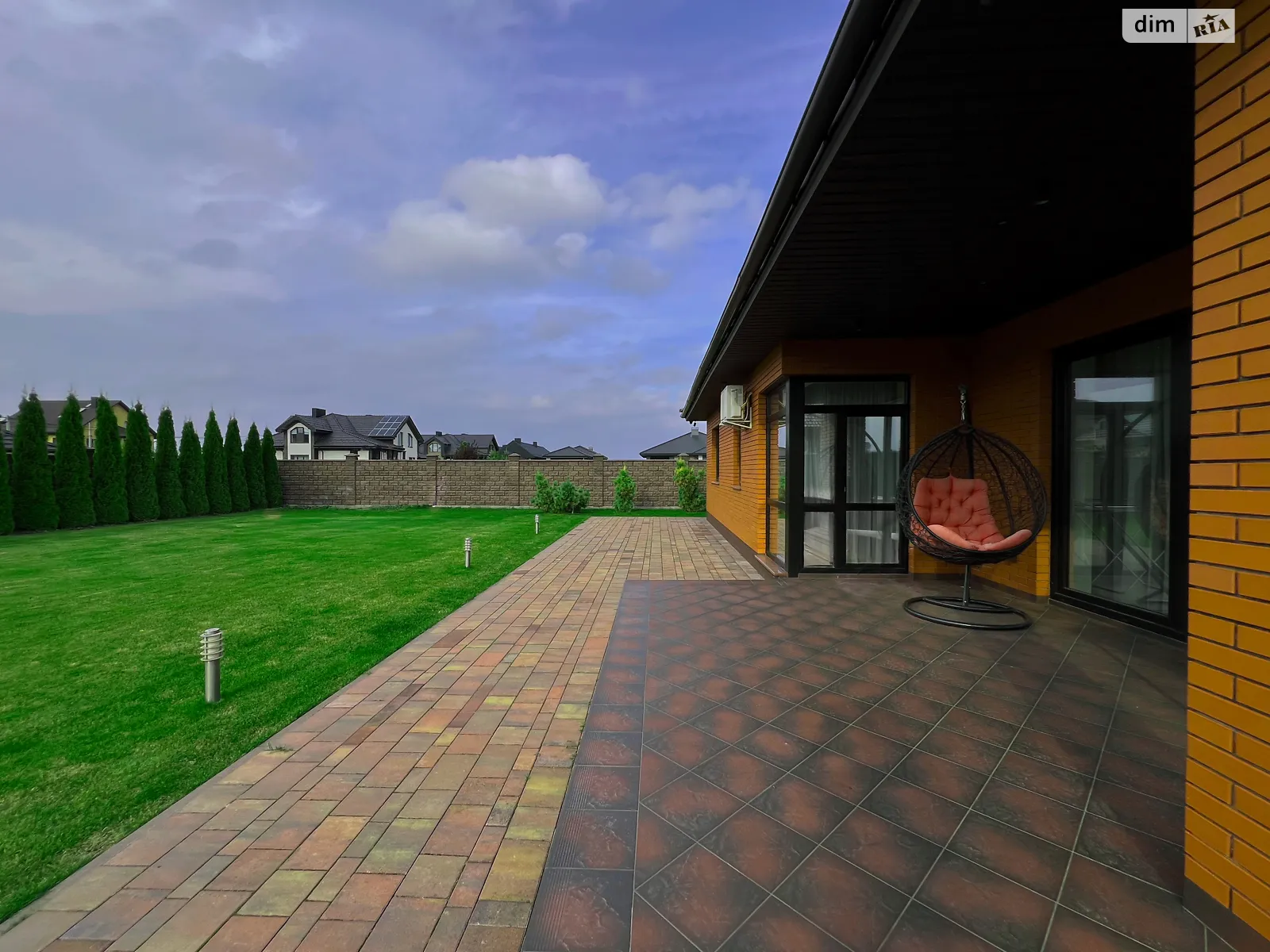 Продается одноэтажный дом 200 кв. м с террасой, цена: 425000 $ - фото 1