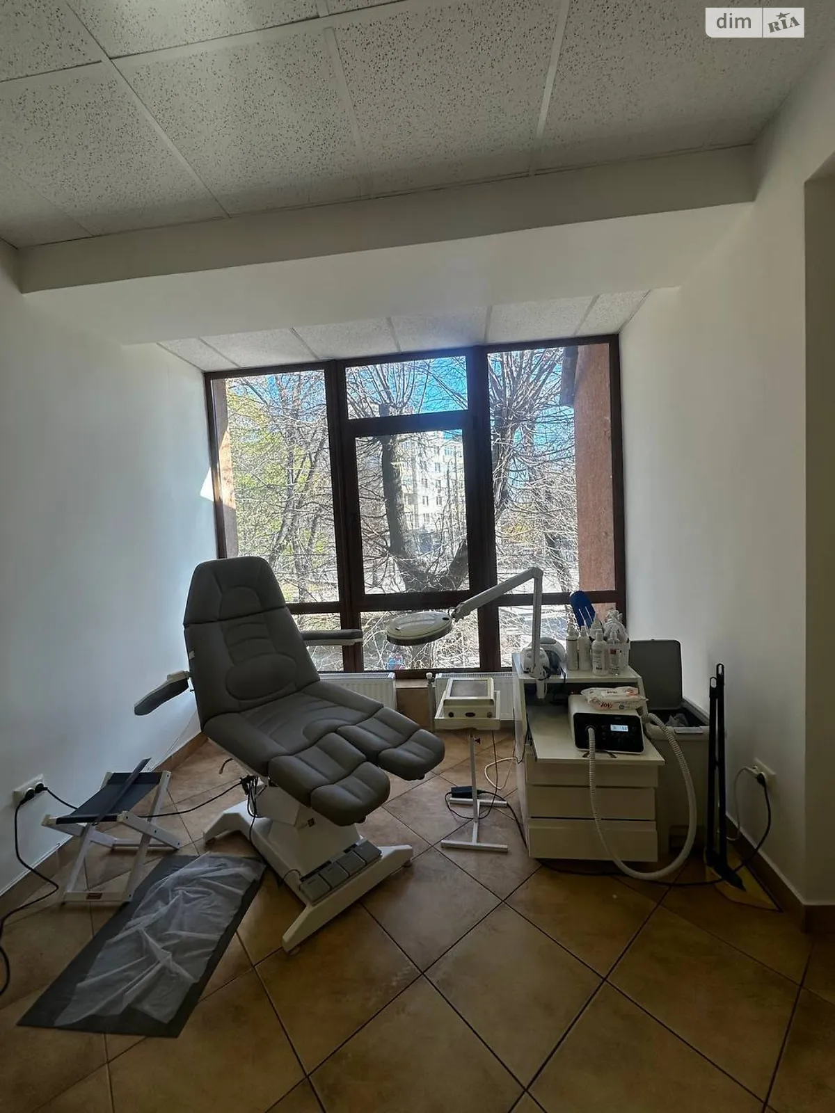 Сдается в аренду офис 25 кв. м в бизнес-центре, цена: 9000 грн - фото 1