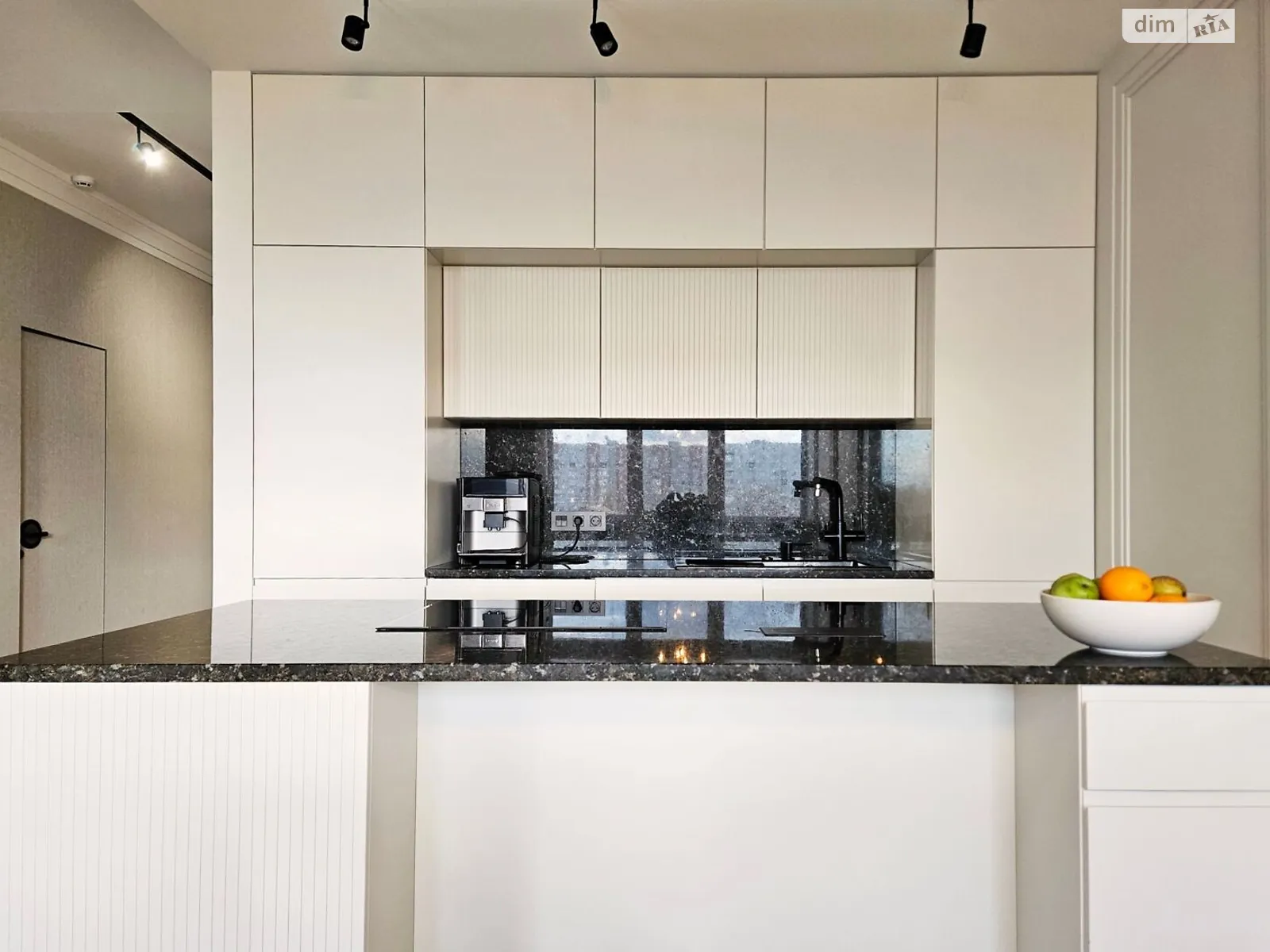 Продається 3-кімнатна квартира 129 кв. м у Львові, вул. Стрийська - фото 1