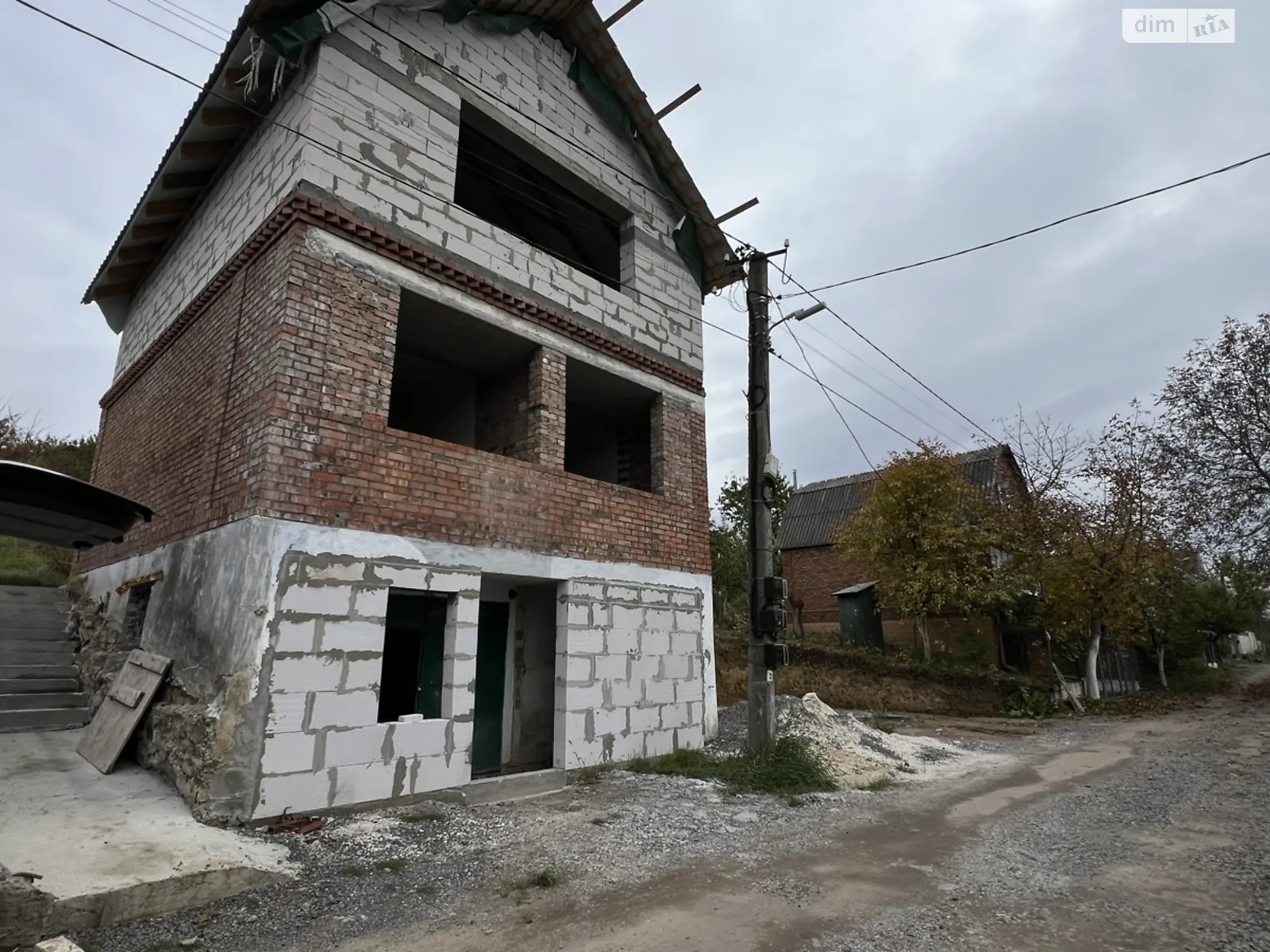 Продается дом на 3 этажа 120 кв. м с балконом, цена: 55000 $ - фото 1