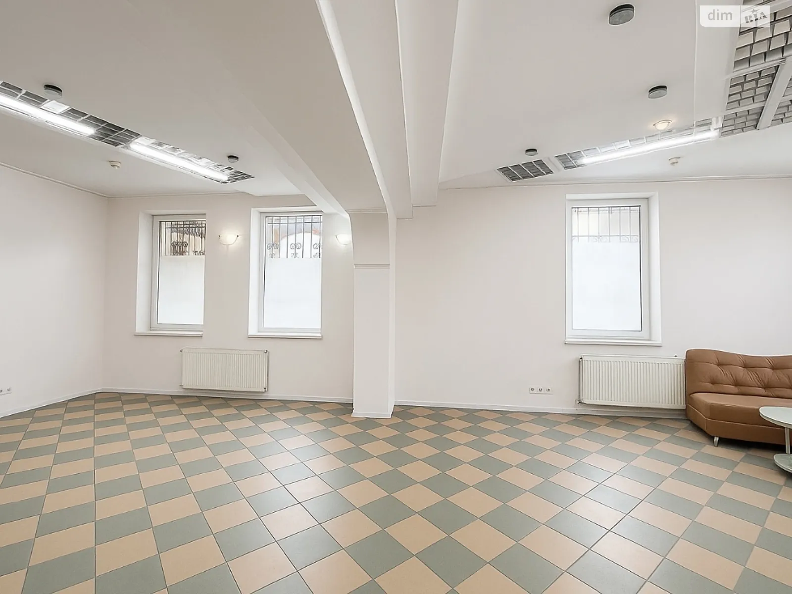 Продается помещения свободного назначения 92.2 кв. м в 2-этажном здании, цена: 149500 $ - фото 1