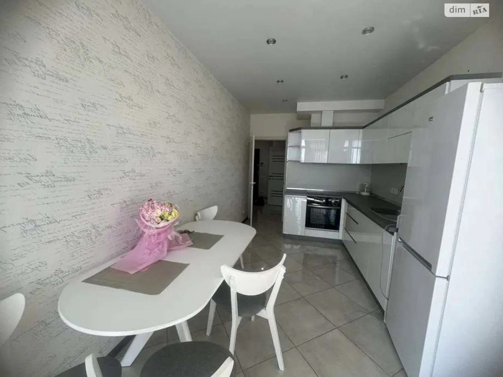 Здається в оренду 1-кімнатна квартира 47 кв. м у Одесі, вул. Жаботинського - фото 1