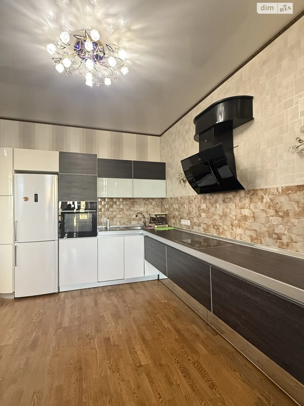 Сдается в аренду 1-комнатная квартира 90 кв. м в Одессе, ул. Армейская, 8Г - фото 1