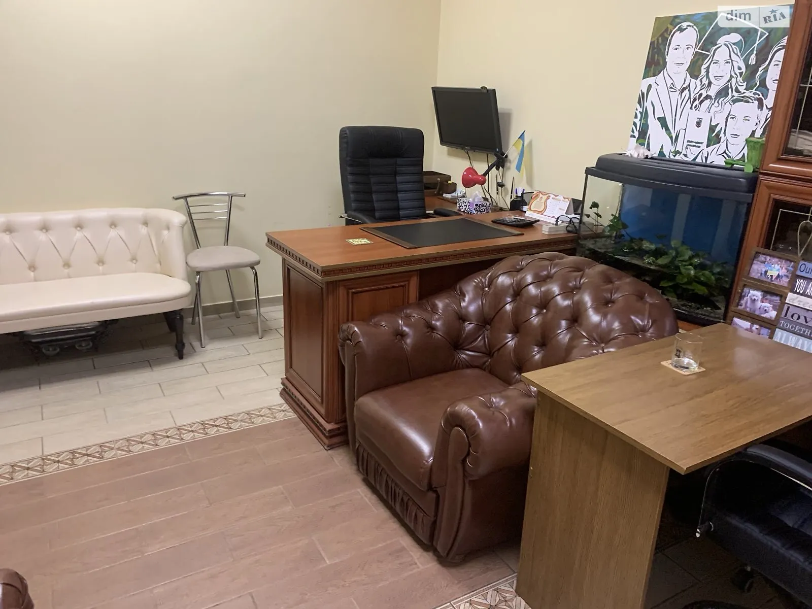 Сдается в аренду объект сферы услуг 500 кв. м в 4-этажном здании, цена: 4000 $ - фото 1