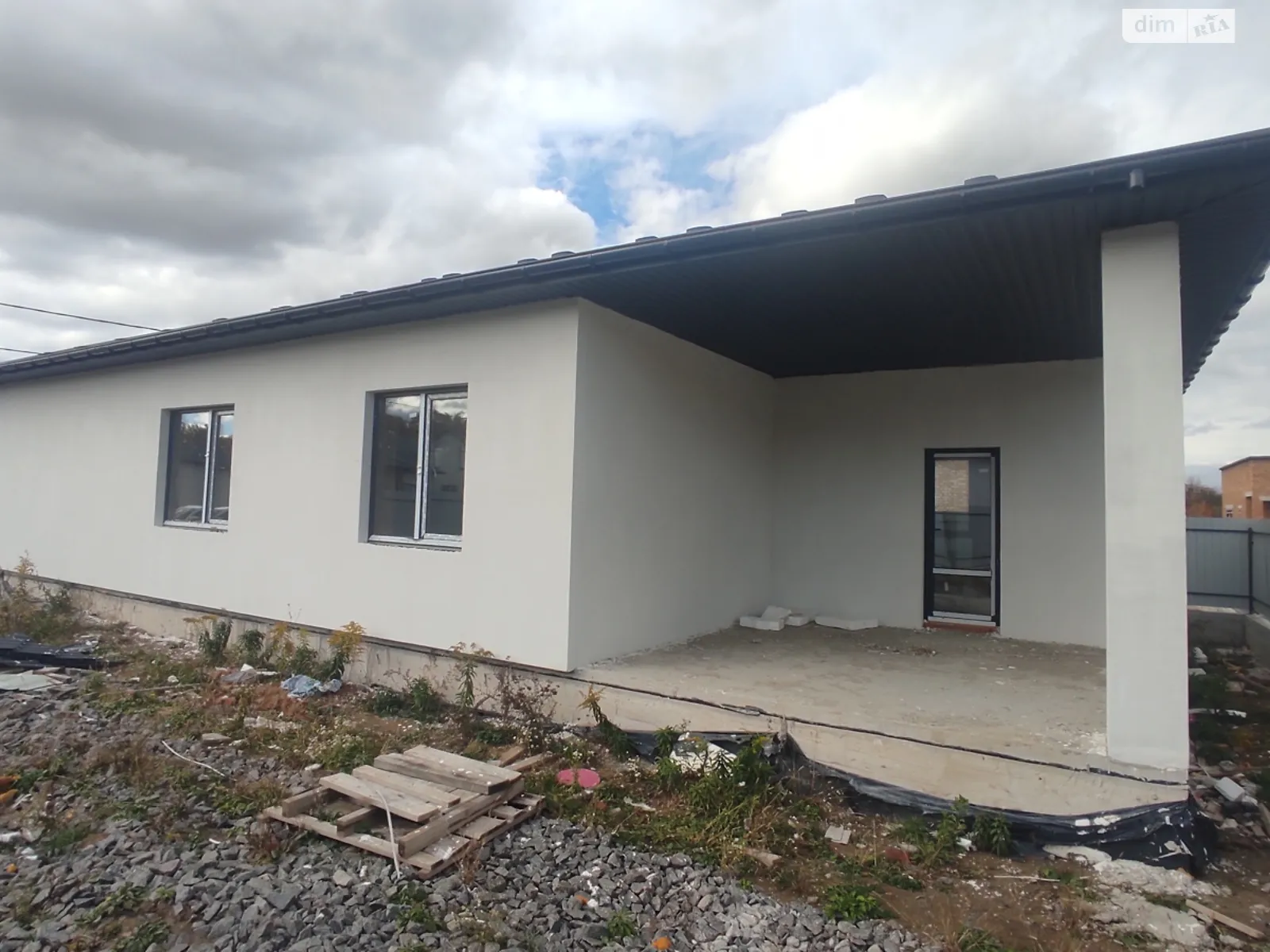 Продается одноэтажный дом 95 кв. м с бассейном, цена: 105000 $ - фото 1