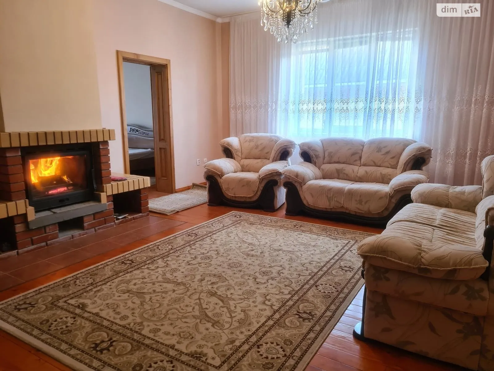 Сдается в аренду дом на 2 этажа 145 кв. м с камином, цена: 650 $ - фото 1