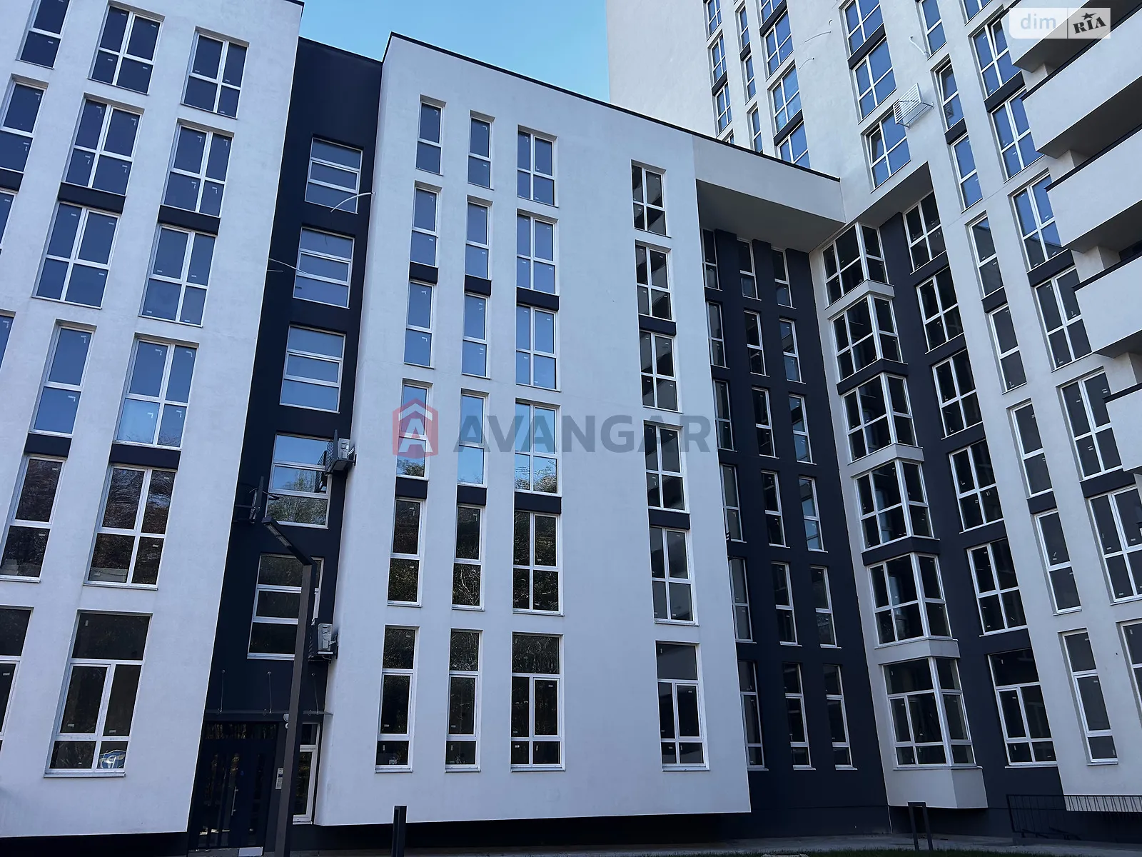 Продается 1-комнатная квартира 43.3 кв. м в Львове, ул. Владимира Великого, 17 - фото 1