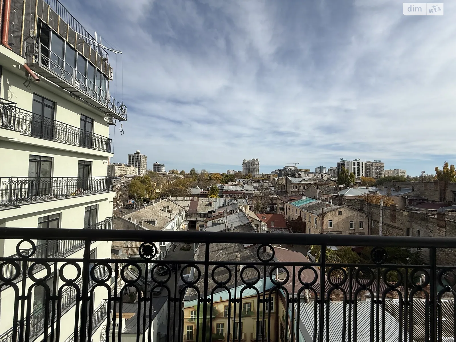 Продається 1-кімнатна квартира 47 кв. м у Одесі, вул. Гімназична, 13 - фото 1