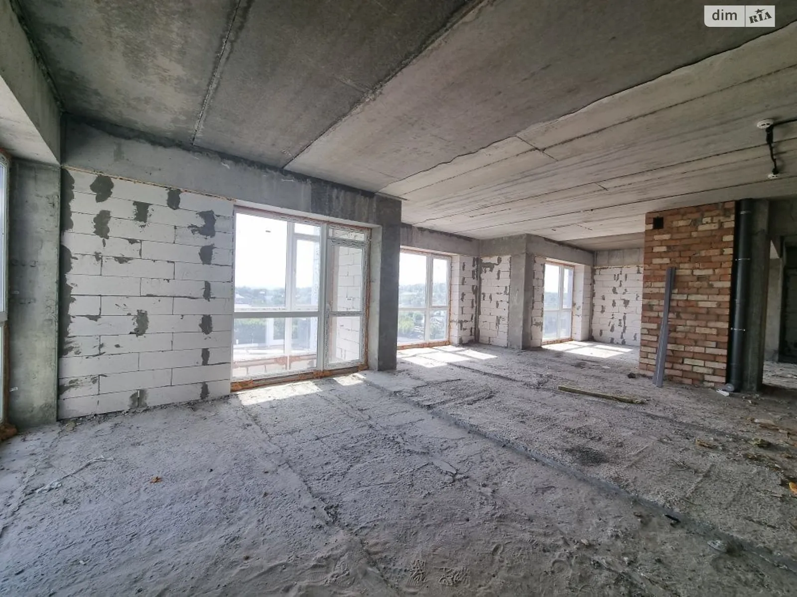 Продается 3-комнатная квартира 93 кв. м в Днепре, пер. Добровольцев, 3 - фото 1