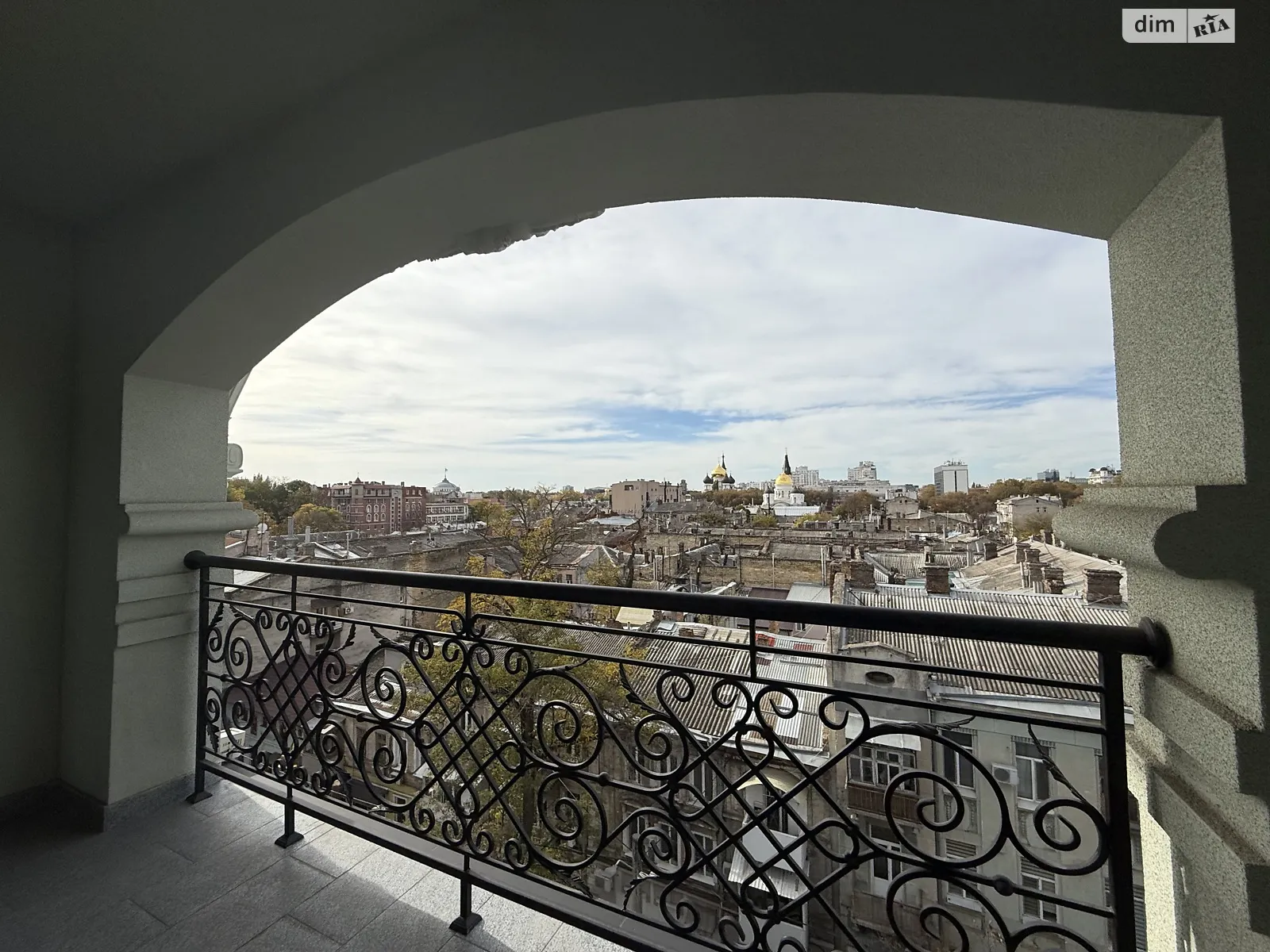 Продается 1-комнатная квартира 42 кв. м в Одессе, ул. Гимназическая, 13 - фото 1