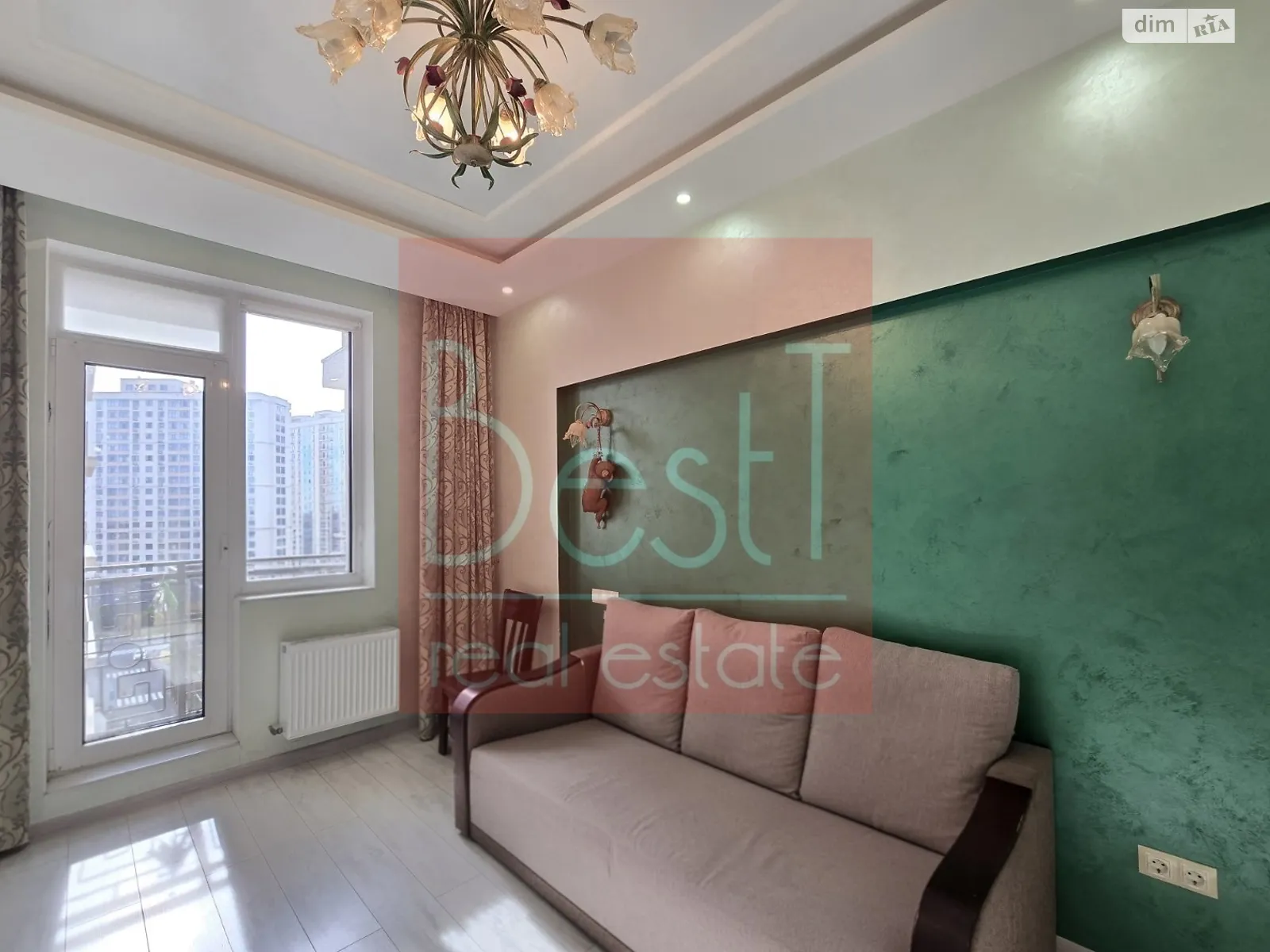 Продается 1-комнатная квартира 50 кв. м в Одессе, ул. Жемчужная, 5 - фото 1