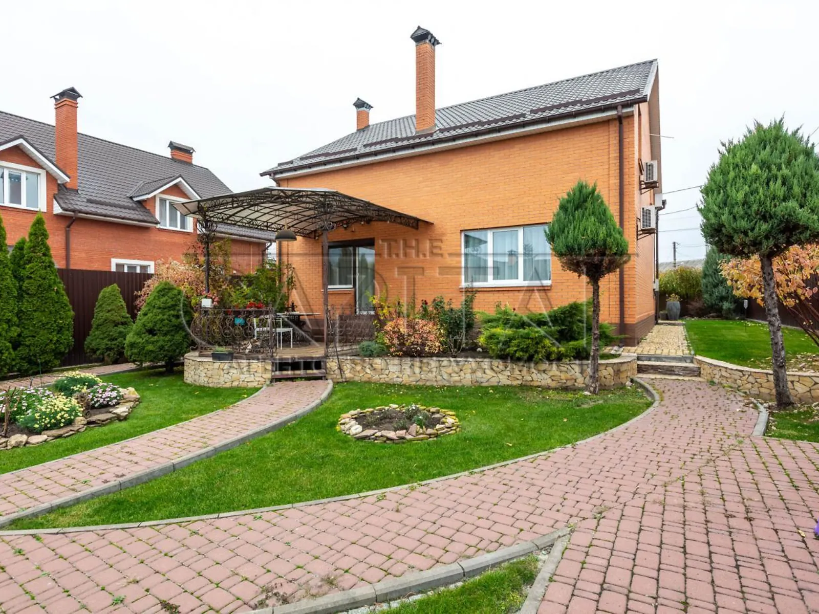 Продається будинок 2 поверховий 200 кв. м з каміном, цена: 240000 $ - фото 1