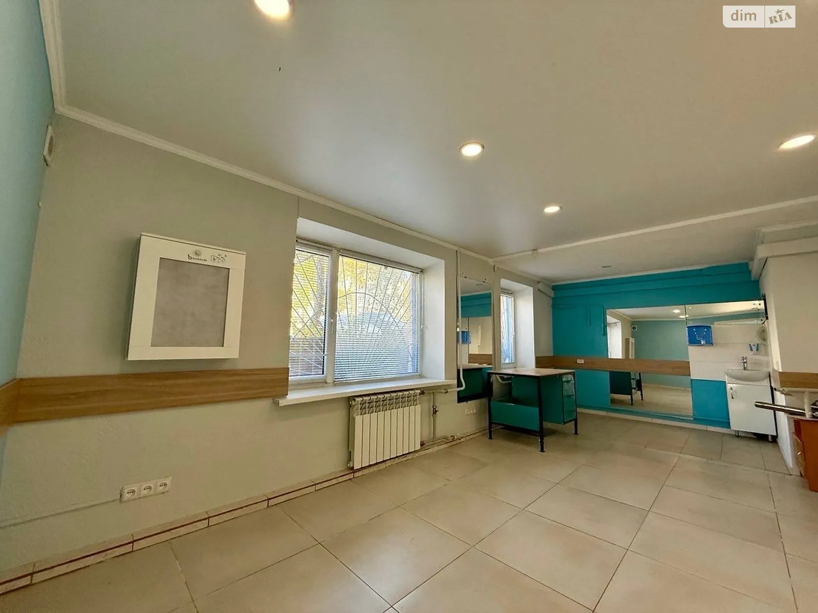 Продается объект сферы услуг 44.2 кв. м в 5-этажном здании, цена: 38000 $ - фото 1