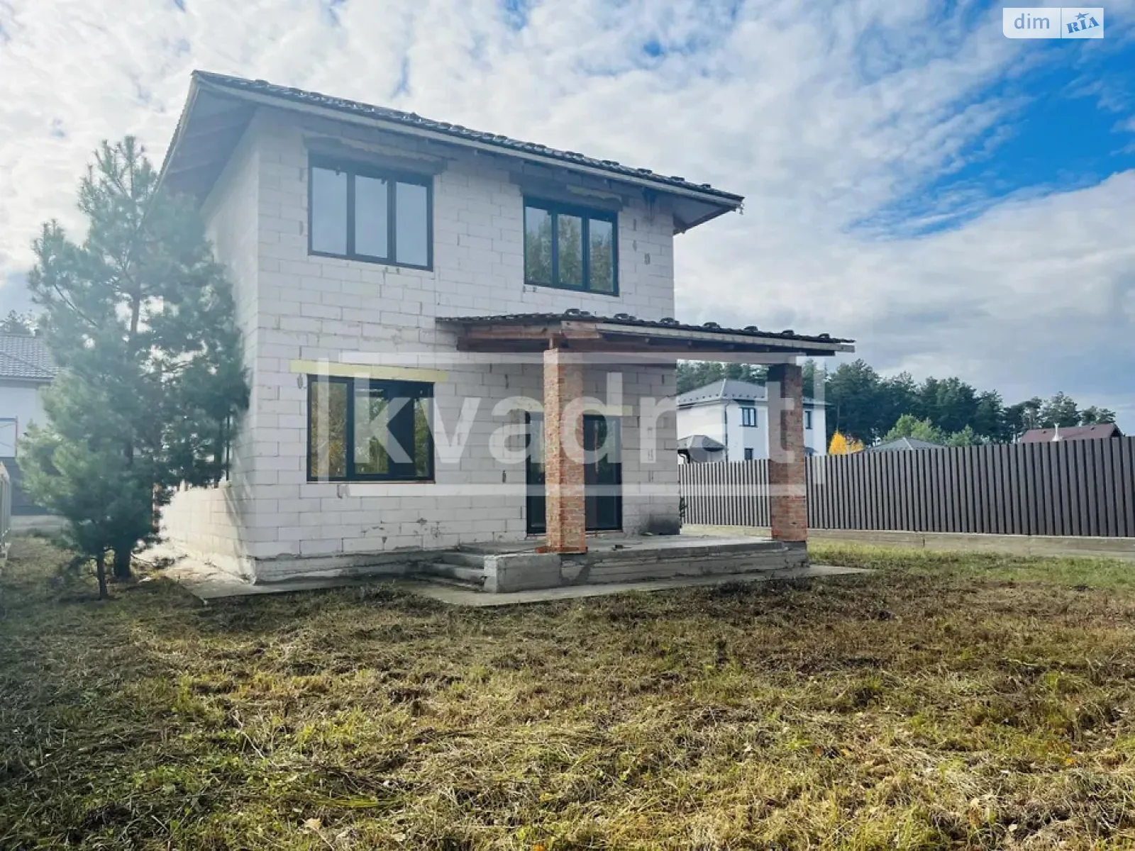 Продается дом на 2 этажа 130 кв. м с садом, цена: 79000 $ - фото 1