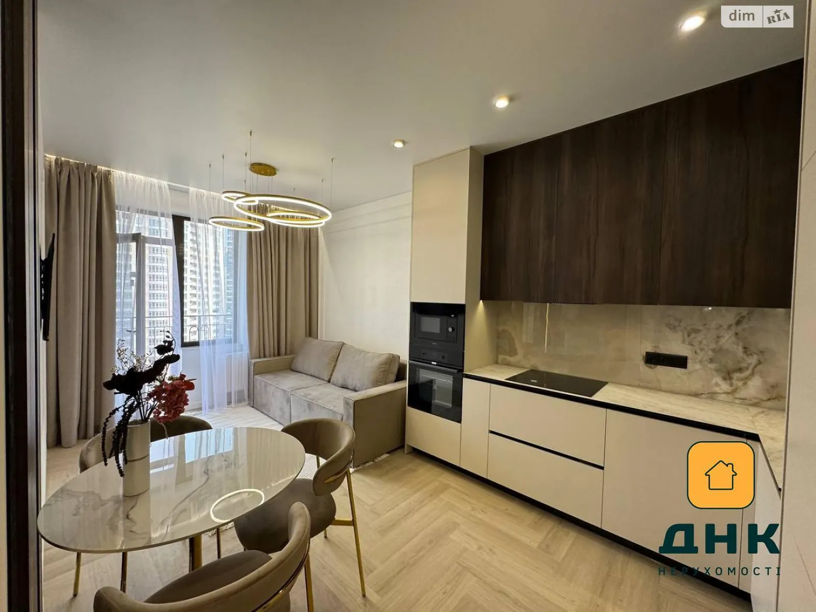 Продается 2-комнатная квартира 68 кв. м в Одессе, ул. Генуэзская, 1/1 - фото 1