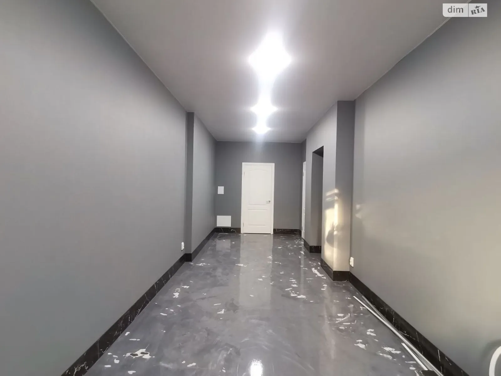 Сдается в аренду офис 52.8 кв. м в бизнес-центре, цена: 20000 грн - фото 1