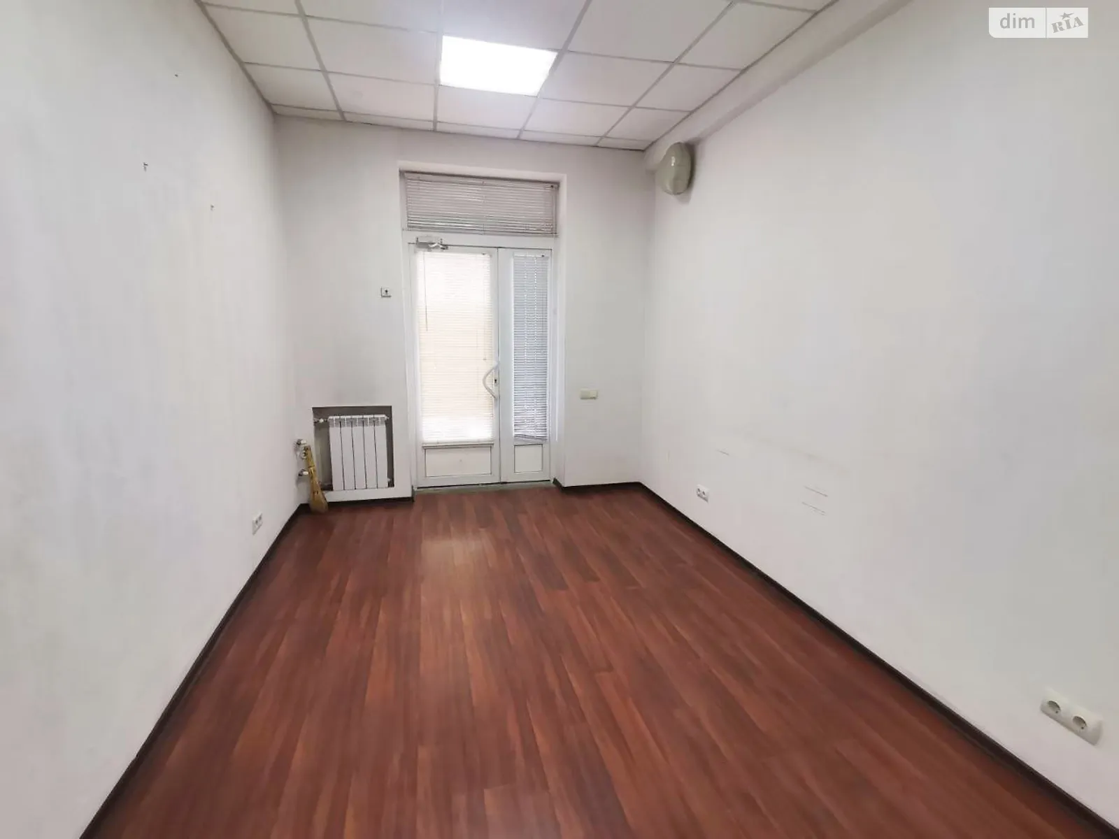 Сдается в аренду офис 50 кв. м в бизнес-центре, цена: 12000 грн - фото 1