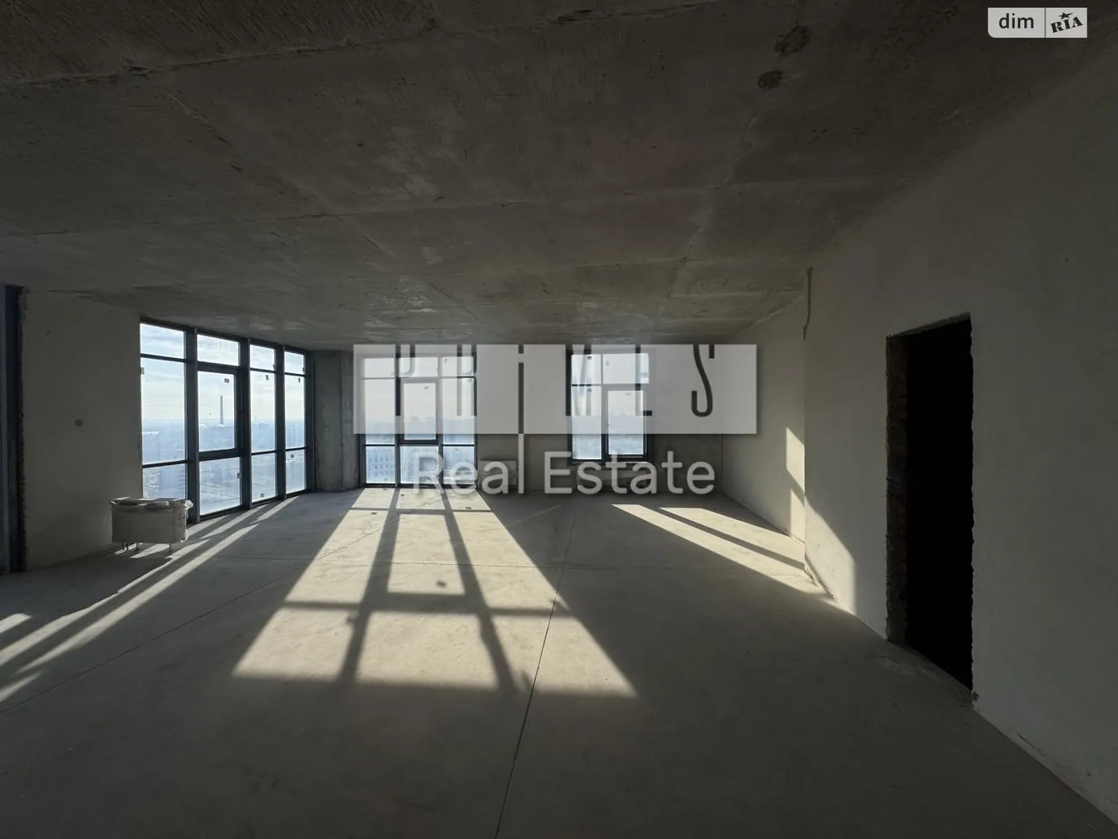 Продається 3-кімнатна квартира 101 кв. м у Києві, вул. Андрія Верхогляда(Драгомирова), 19Б - фото 1