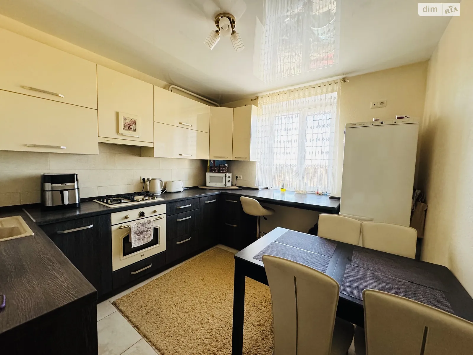 Продается 2-комнатная квартира 90 кв. м в Ровно, ул. Марко Вовчок, 21А - фото 1