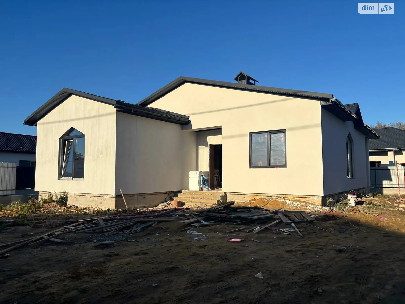 Продается одноэтажный дом 110 кв. м с верандой, цена: 110000 $ - фото 1