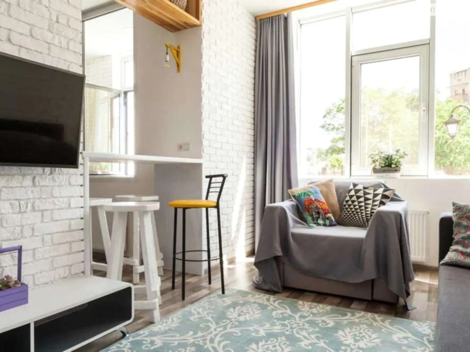 Сдается в аренду 1-комнатная квартира 46 кв. м в Одессе, бул. Французский, 60Г - фото 1