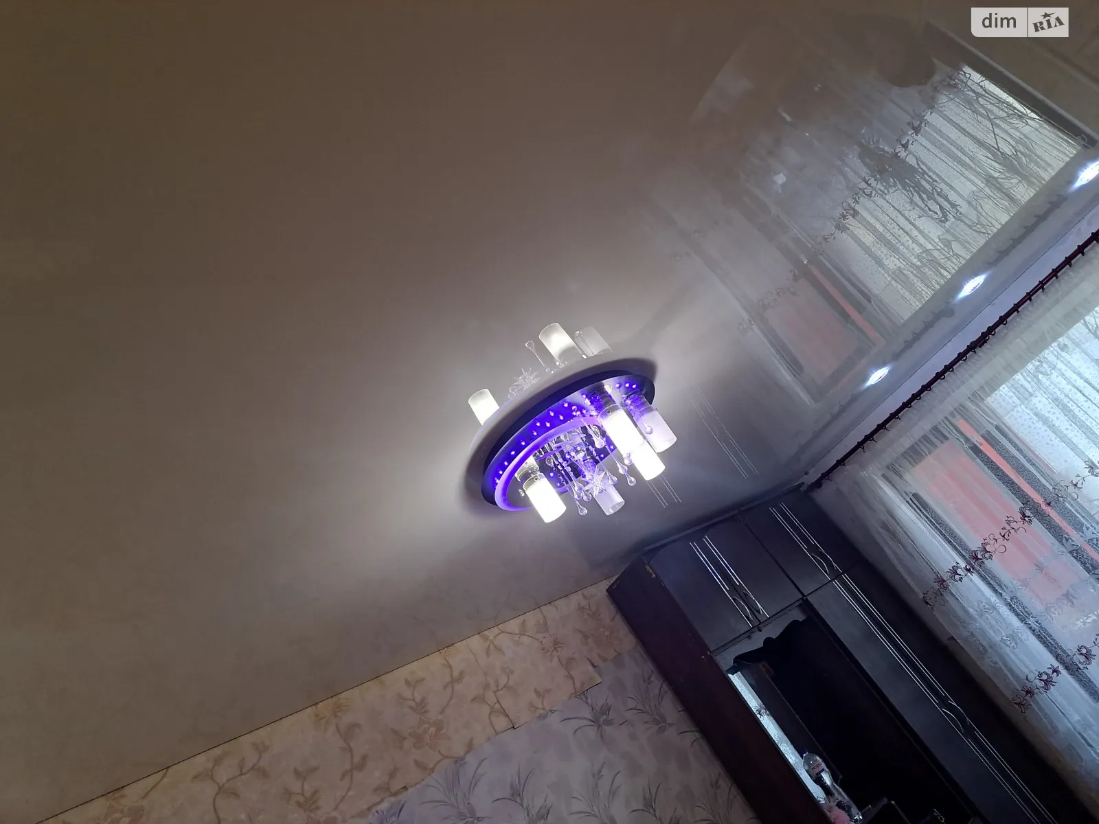 Продается 1-комнатная квартира 32 кв. м в Кривом Роге, ул. Вечирнекутская, 52 - фото 1