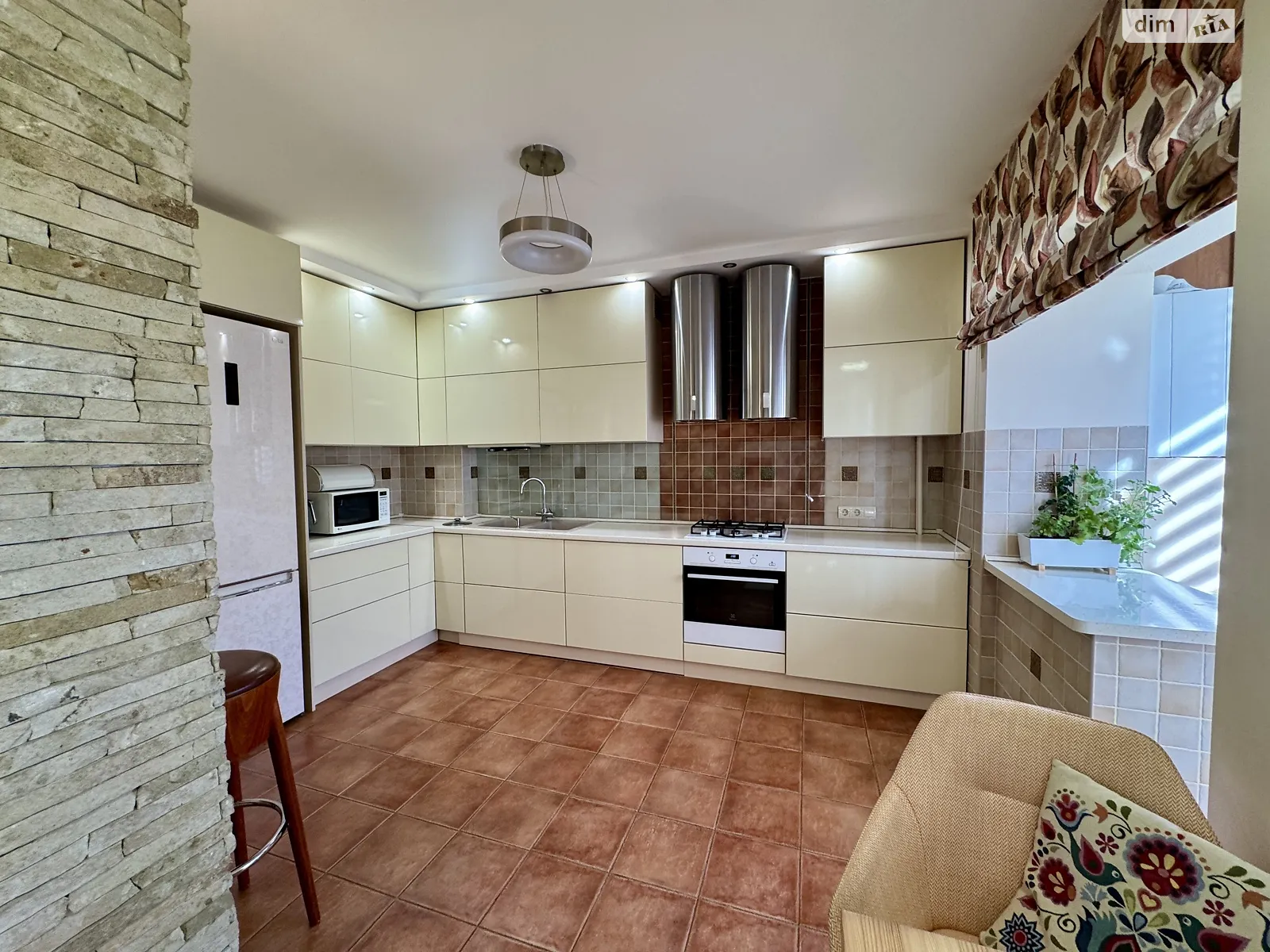 ул. Степана Бандеры, 7/1 Выставка Хмельницкий - фото 3