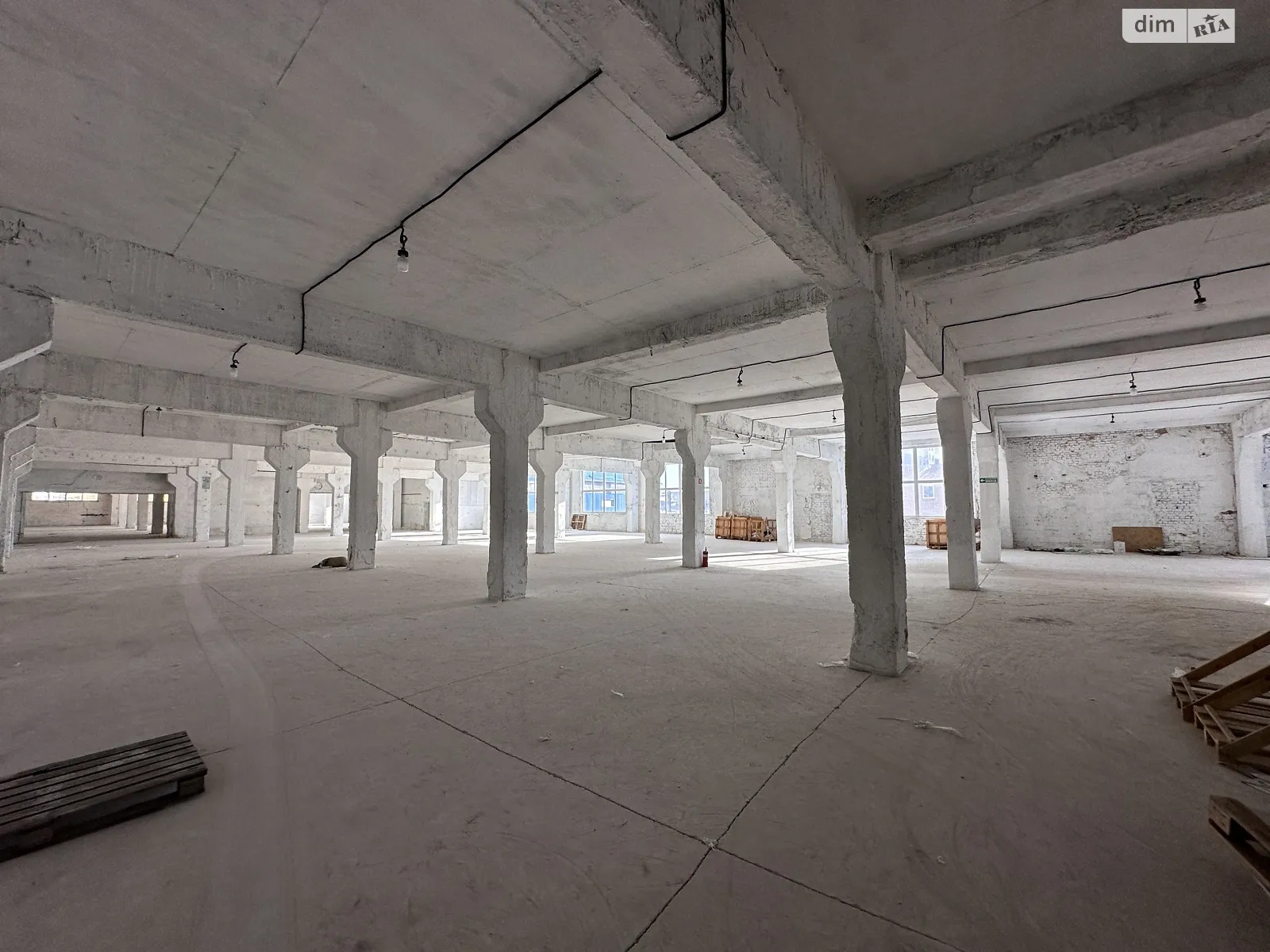 Продається приміщення вільного призначення 11124.9 кв. м в 4-поверховій будівлі, цена: 1200000 $ - фото 1