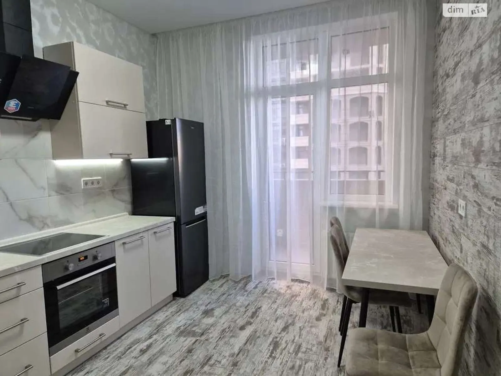 Сдается в аренду 1-комнатная квартира 42 кв. м в Одессе, пер. Курортный, 1А - фото 1