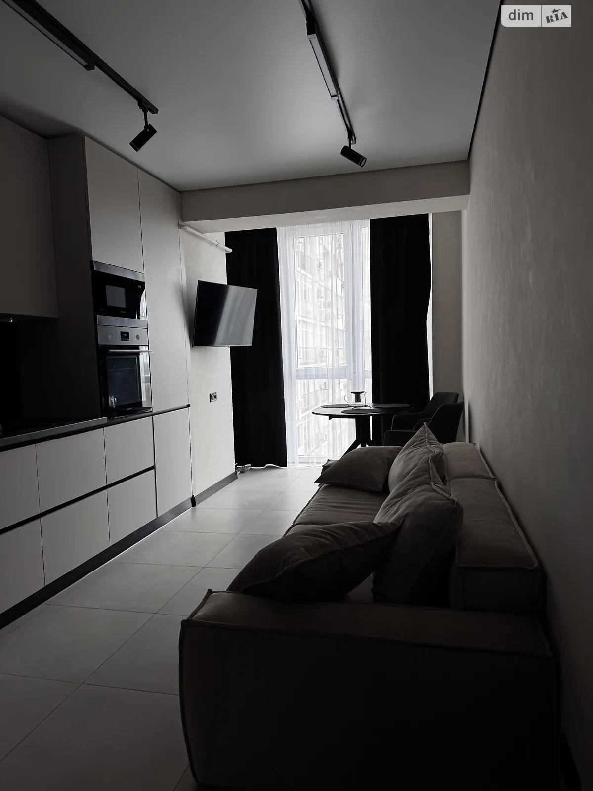 1-комнатная квартира 52 кв. м в Запорожье, бул. Центральный, 28 - фото 1