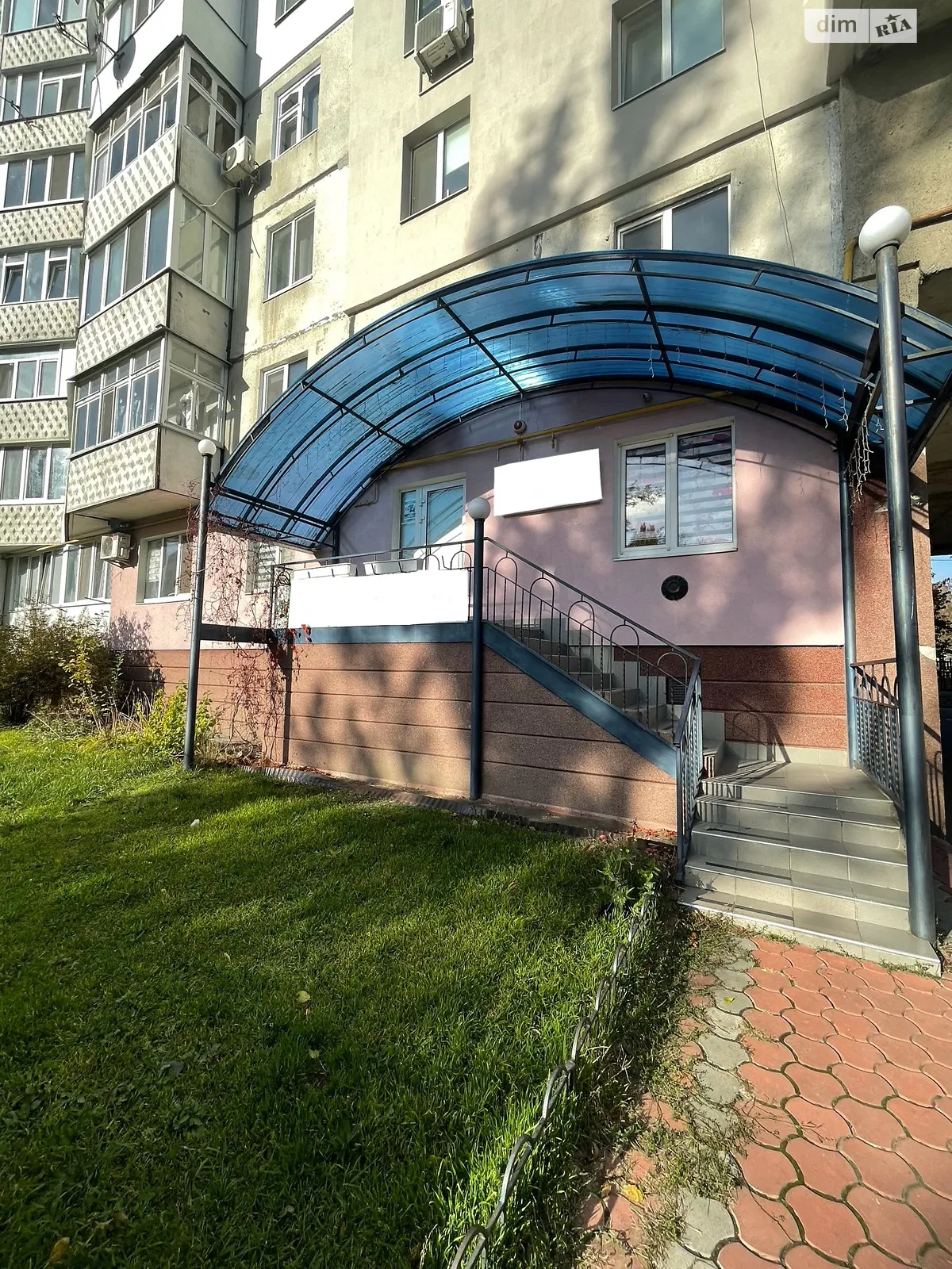 Сдается в аренду помещения свободного назначения 70 кв. м в 9-этажном здании, цена: 25000 грн - фото 1