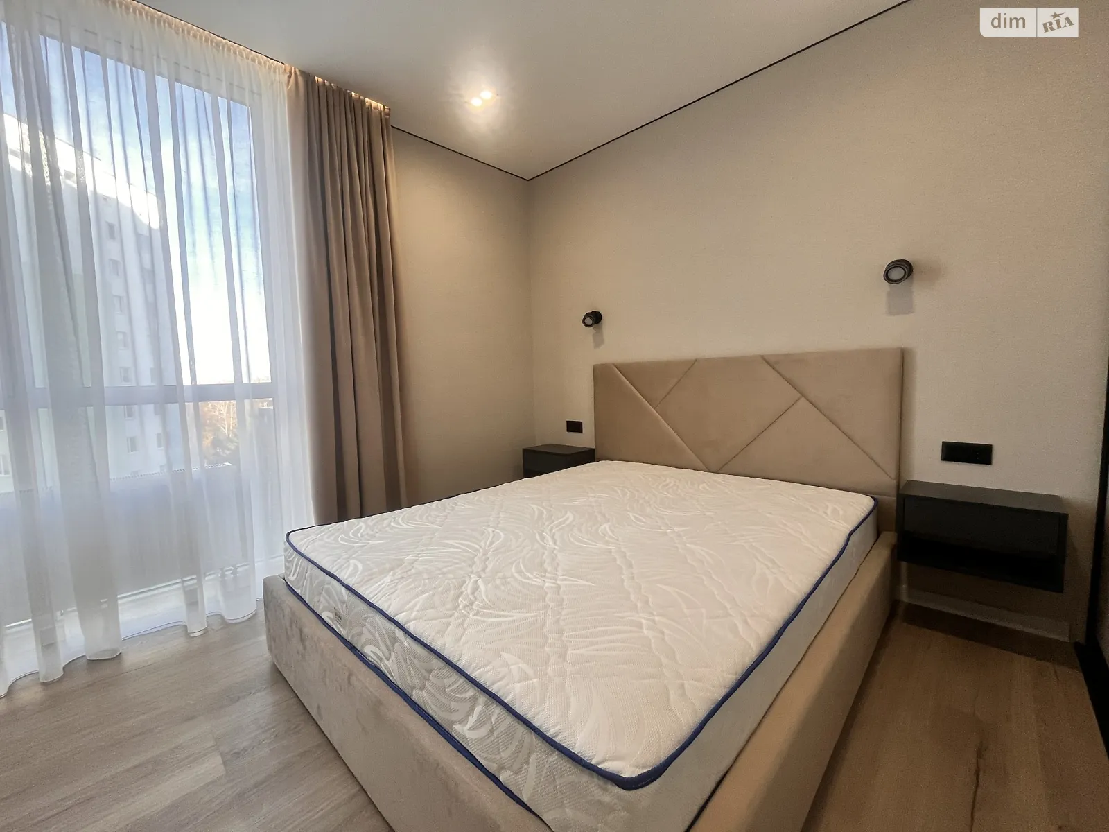 Продается 2-комнатная квартира 56 кв. м в Виннице, ул. Академика Янгеля, 54 - фото 1