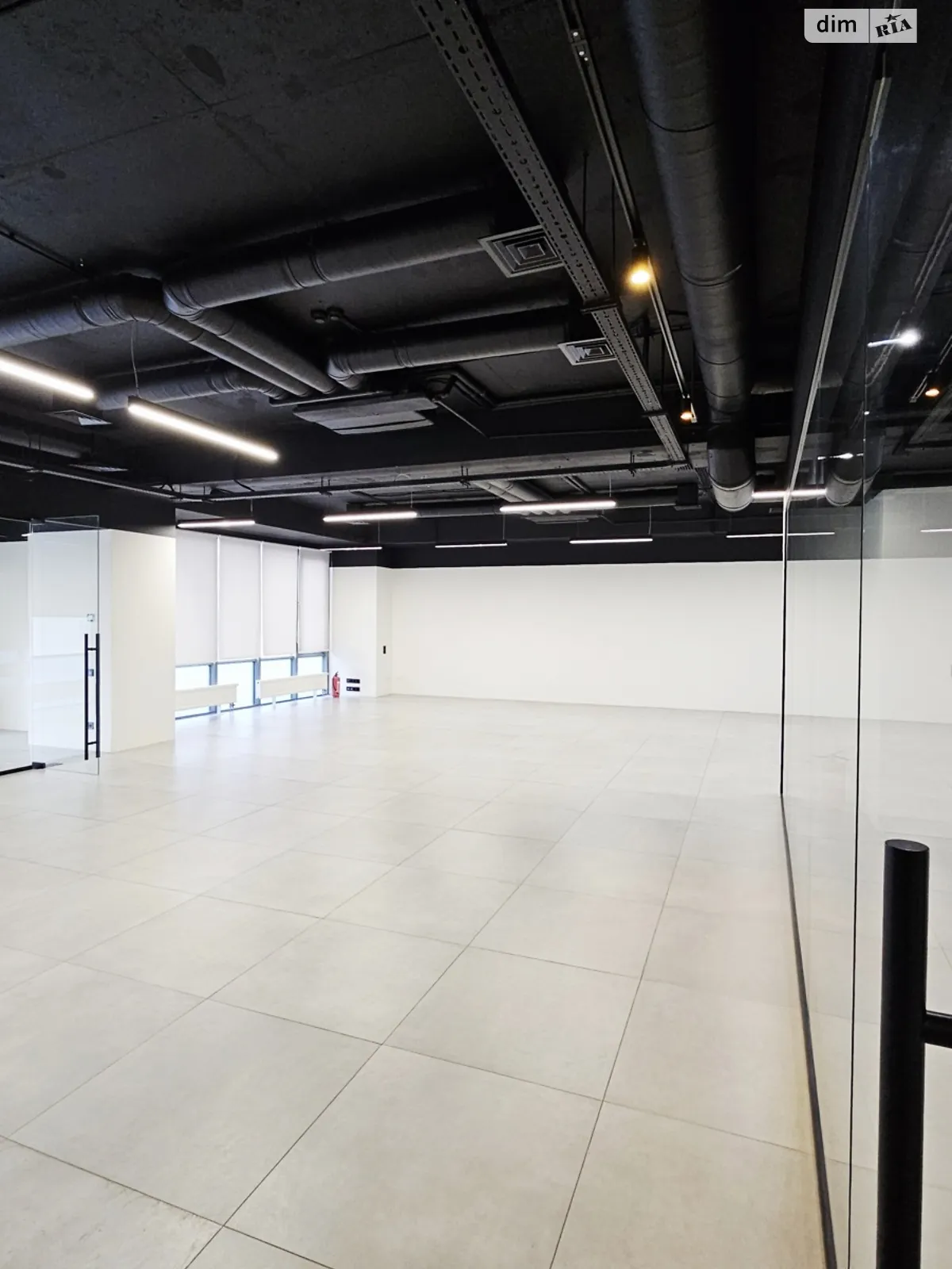 Здається в оренду офіс 193 кв. м в бізнес-центрі, цена: 1800 $ - фото 1