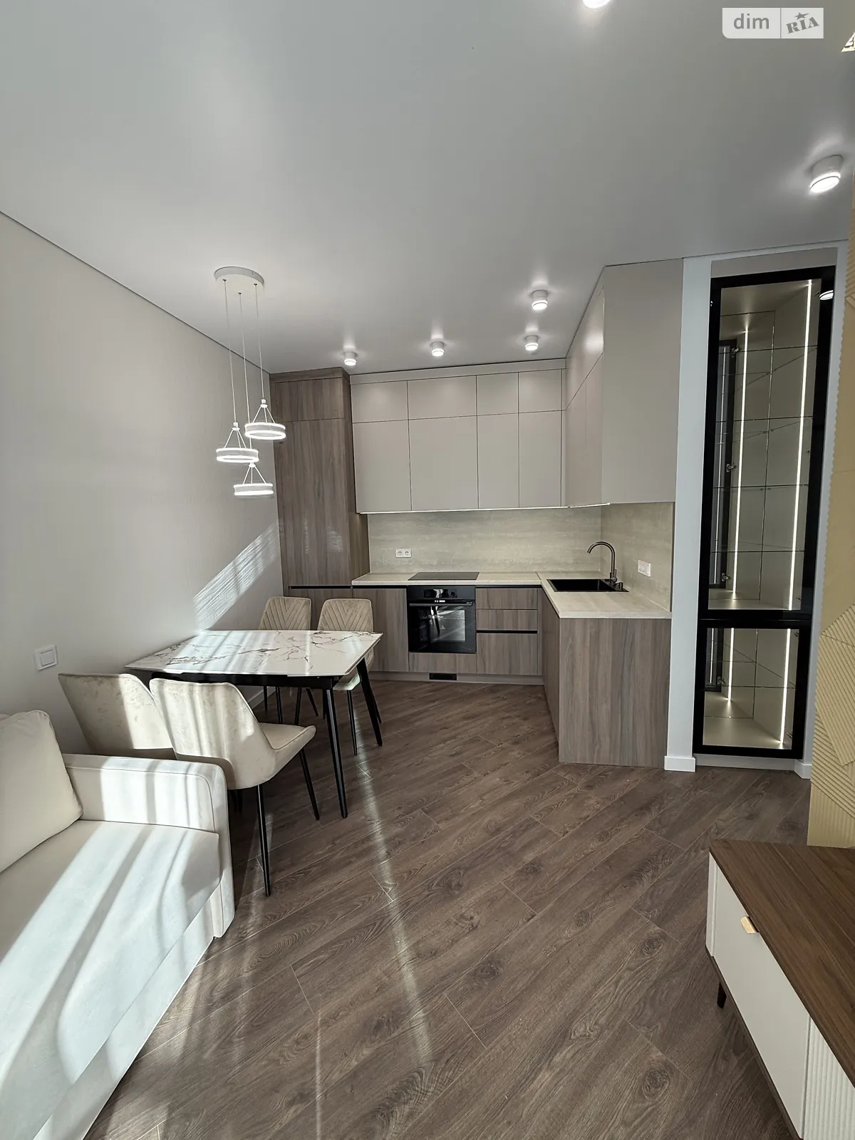 Продается 1-комнатная квартира 41 кв. м в Одессе, ул. Краснова - фото 1