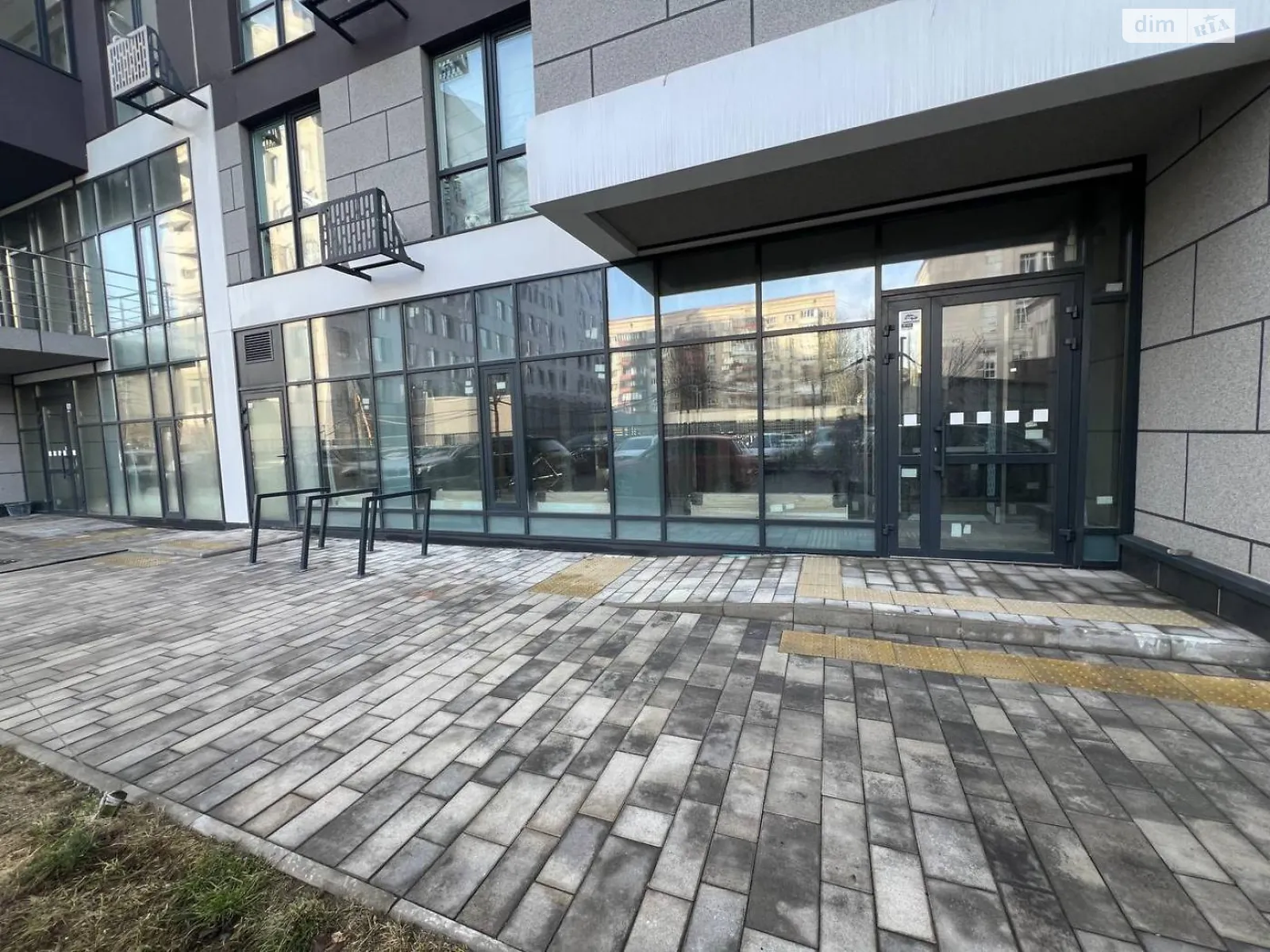 Сдается в аренду помещения свободного назначения 74.8 кв. м в 23-этажном здании, цена: 1200 $ - фото 1