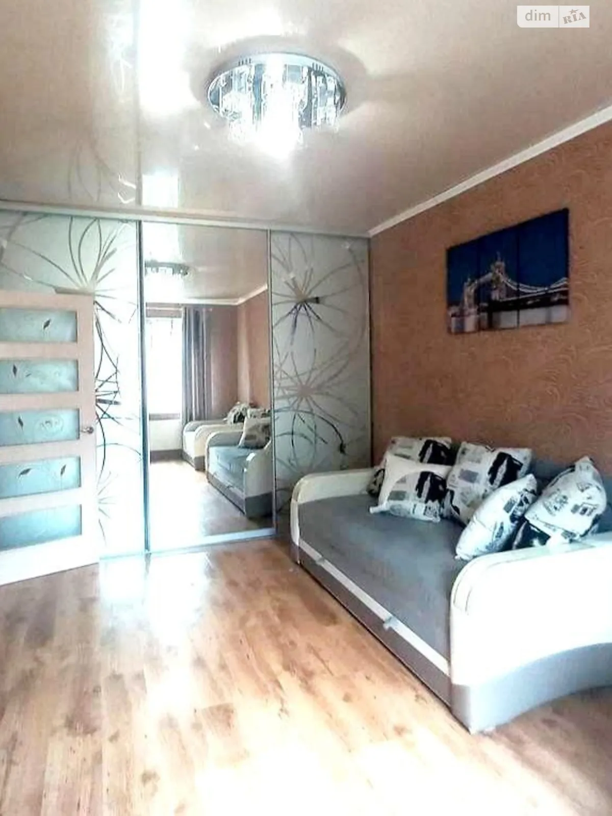 Сдается в аренду 1-комнатная квартира 40 кв. м в Одессе, мас. Радужный, 9В - фото 1