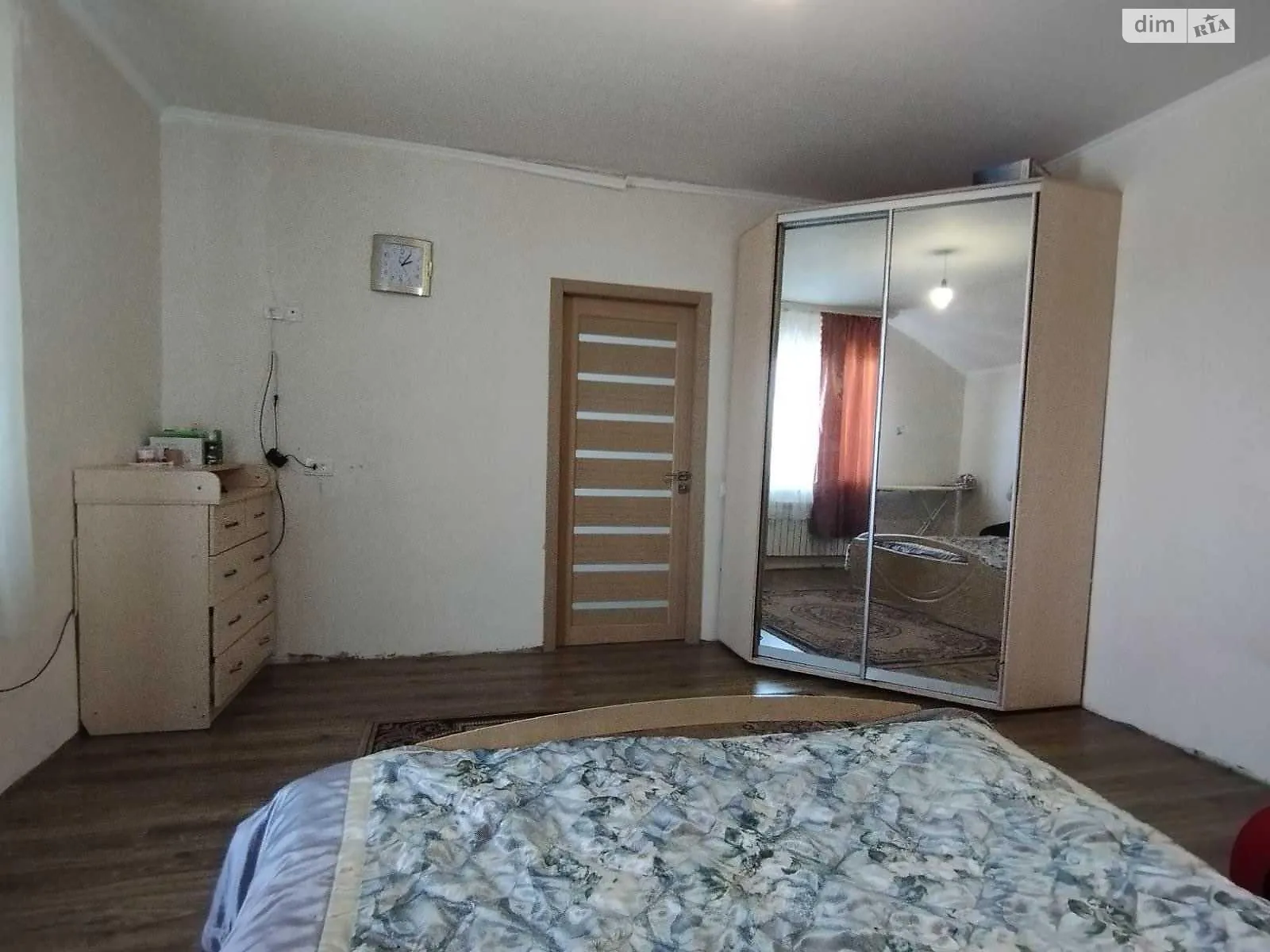 Продается дом на 3 этажа 180 кв. м с подвалом, цена: 140000 $ - фото 1