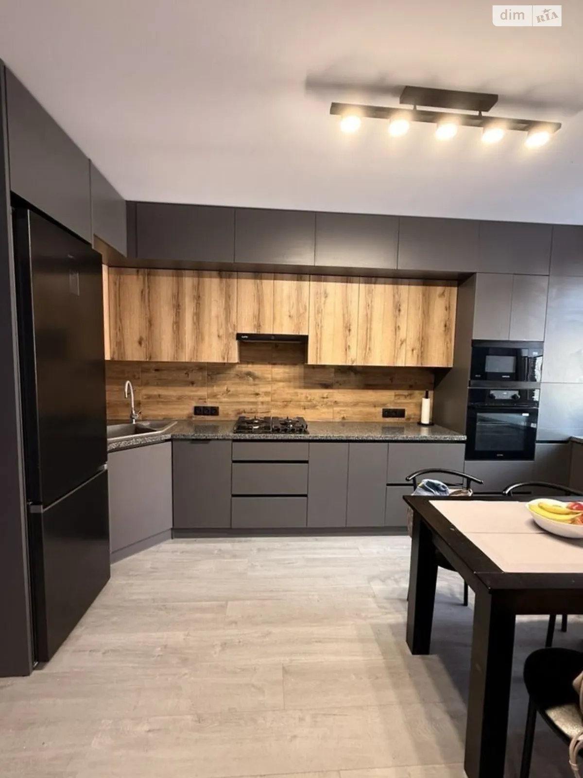 Сдается в аренду 1-комнатная квартира 40 кв. м в Львове, ул. Пулюя Ивана, 40/12 - фото 1