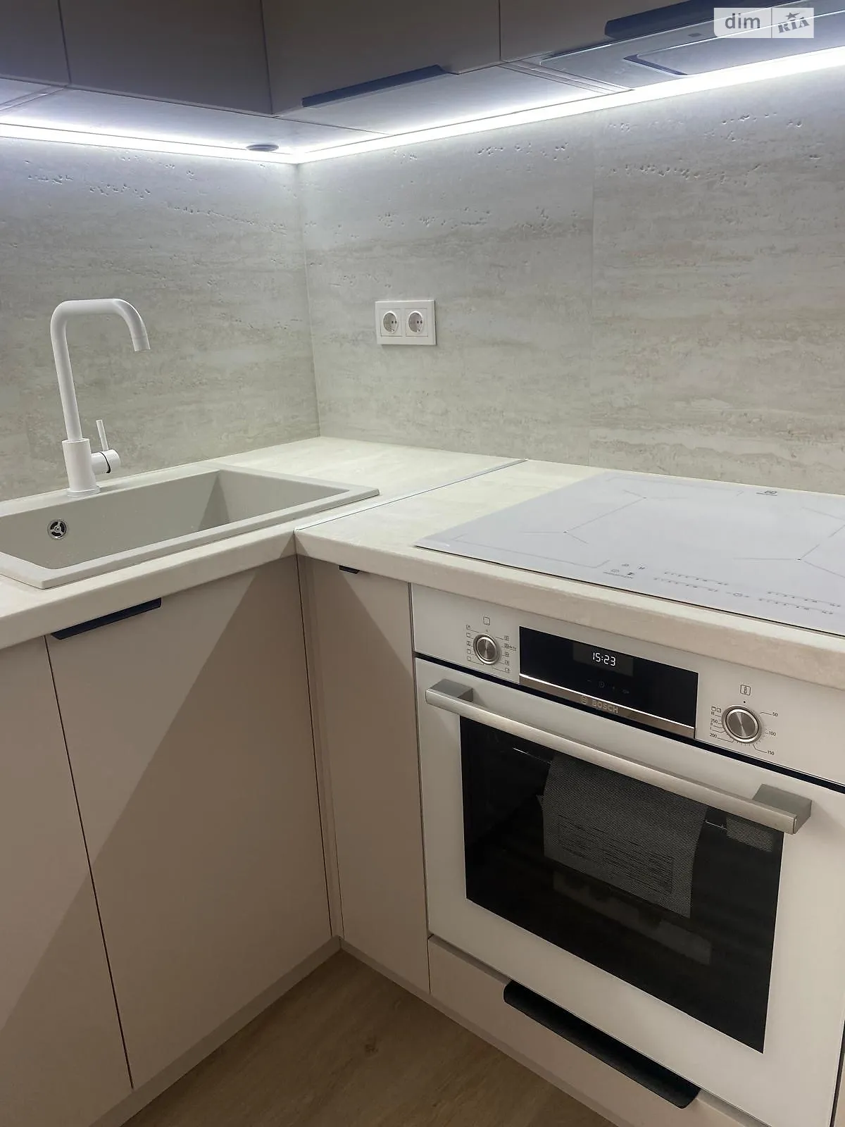 Продается 1-комнатная квартира 46.1 кв. м в Ужгороде, ул. Бачинского, 92 - фото 1