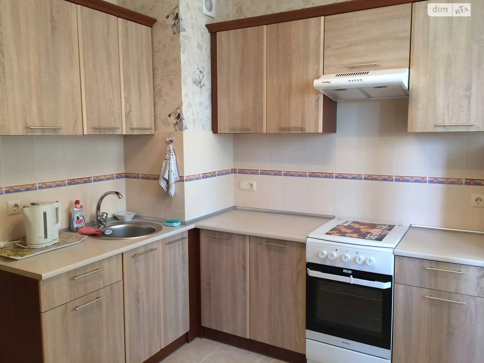 Сдается в аренду 1-комнатная квартира 40 кв. м в Одессе, мас. Радужный, 17 - фото 1