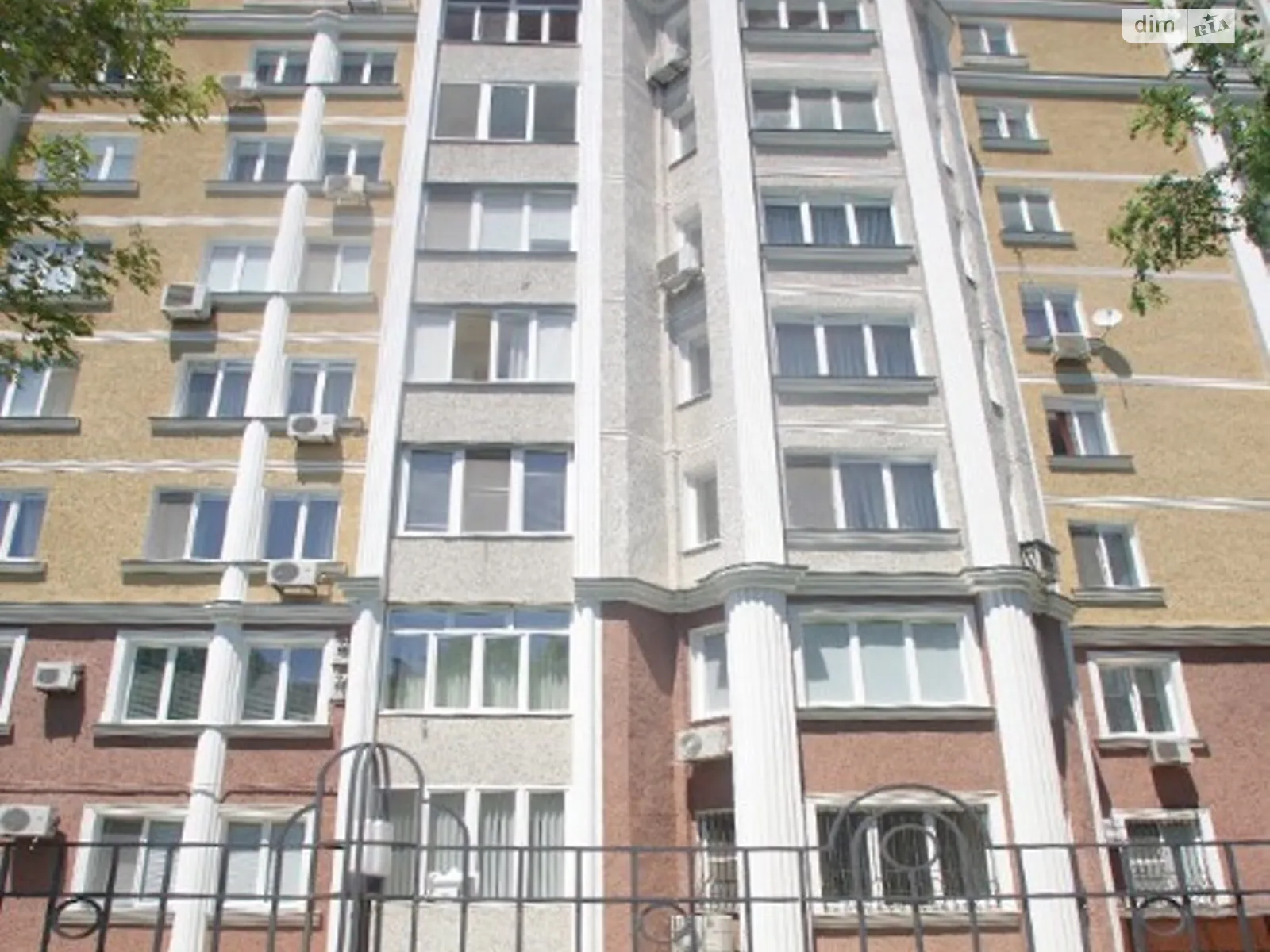 Продається 3-кімнатна квартира 134 кв. м у Одесі, вул. Довженка - фото 1