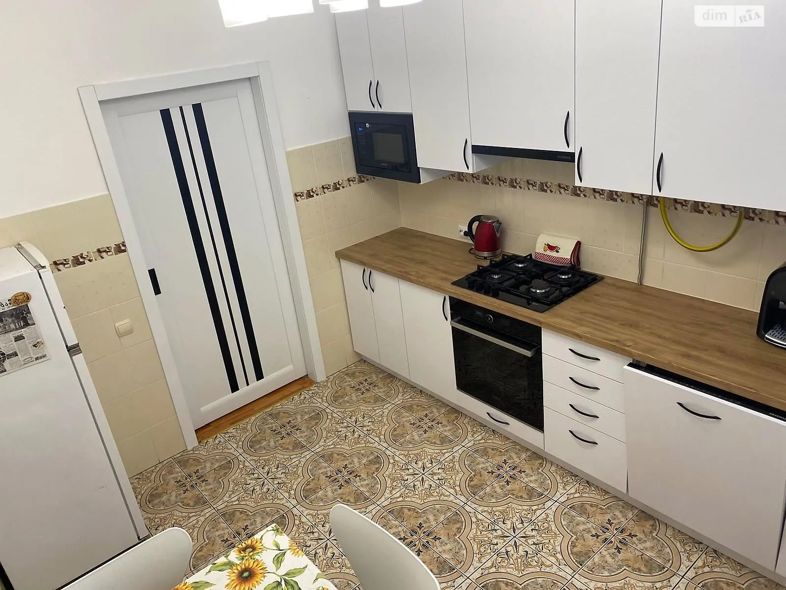 Сдается в аренду 3-комнатная квартира 100 кв. м в Львове, ул. Роксоляны, 11 - фото 1