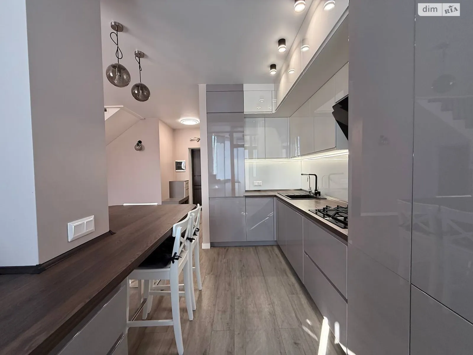 Продається 3-кімнатна квартира 72 кв. м у Софіївській Борщагівці, вул. Академіка Корольова, 2 - фото 1