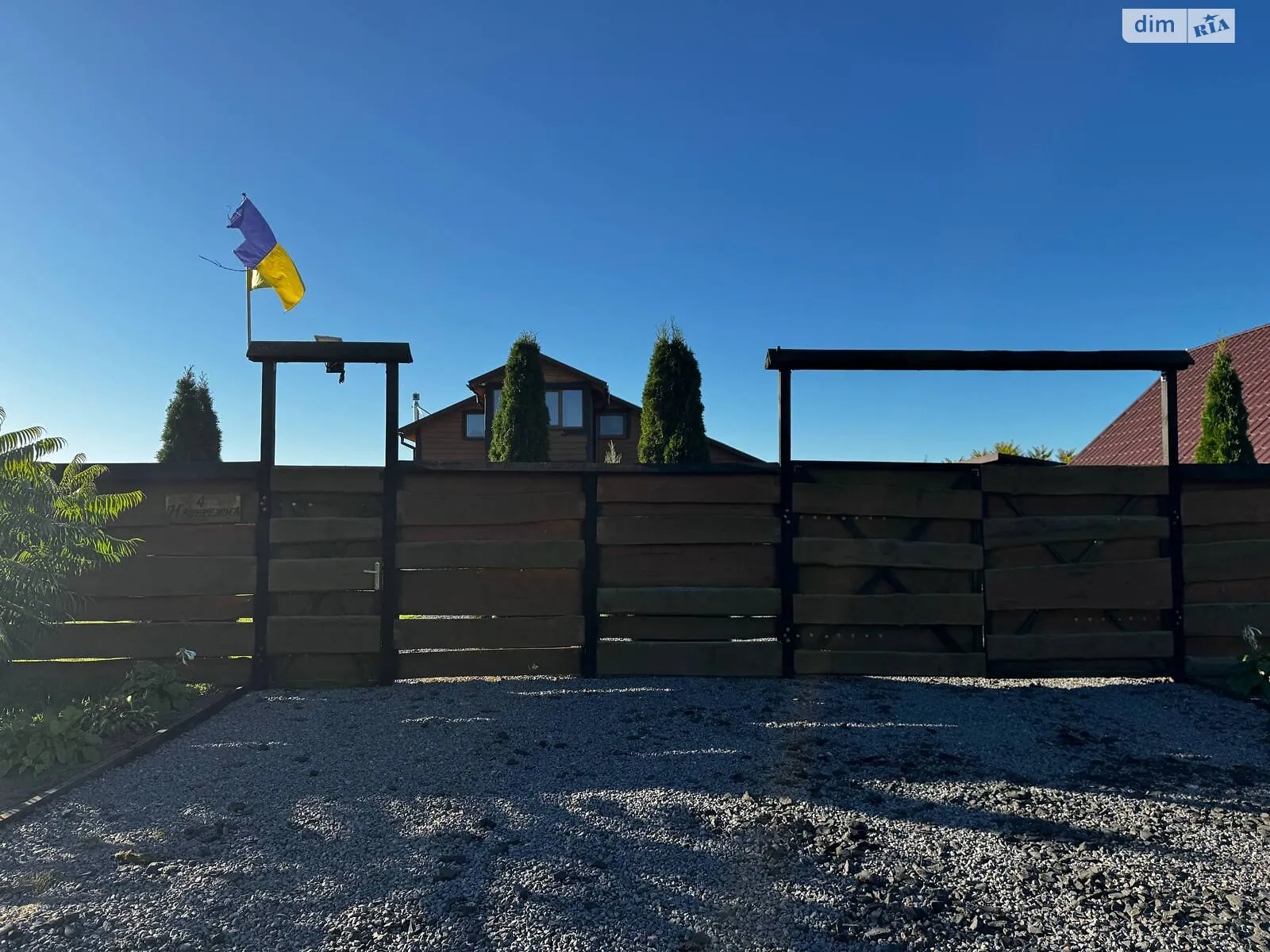 Продается дом на 2 этажа 140 кв. м с камином, цена: 130000 $ - фото 1