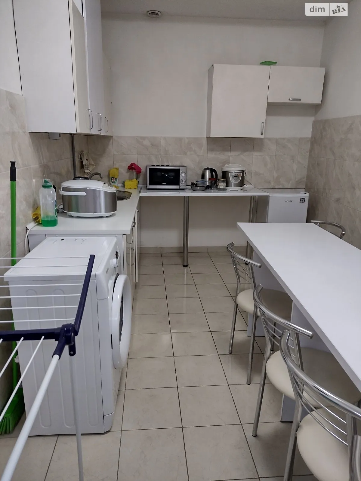 Здається в оренду кімната 82 кв. м у Тернополі, цена: 4500 грн - фото 1