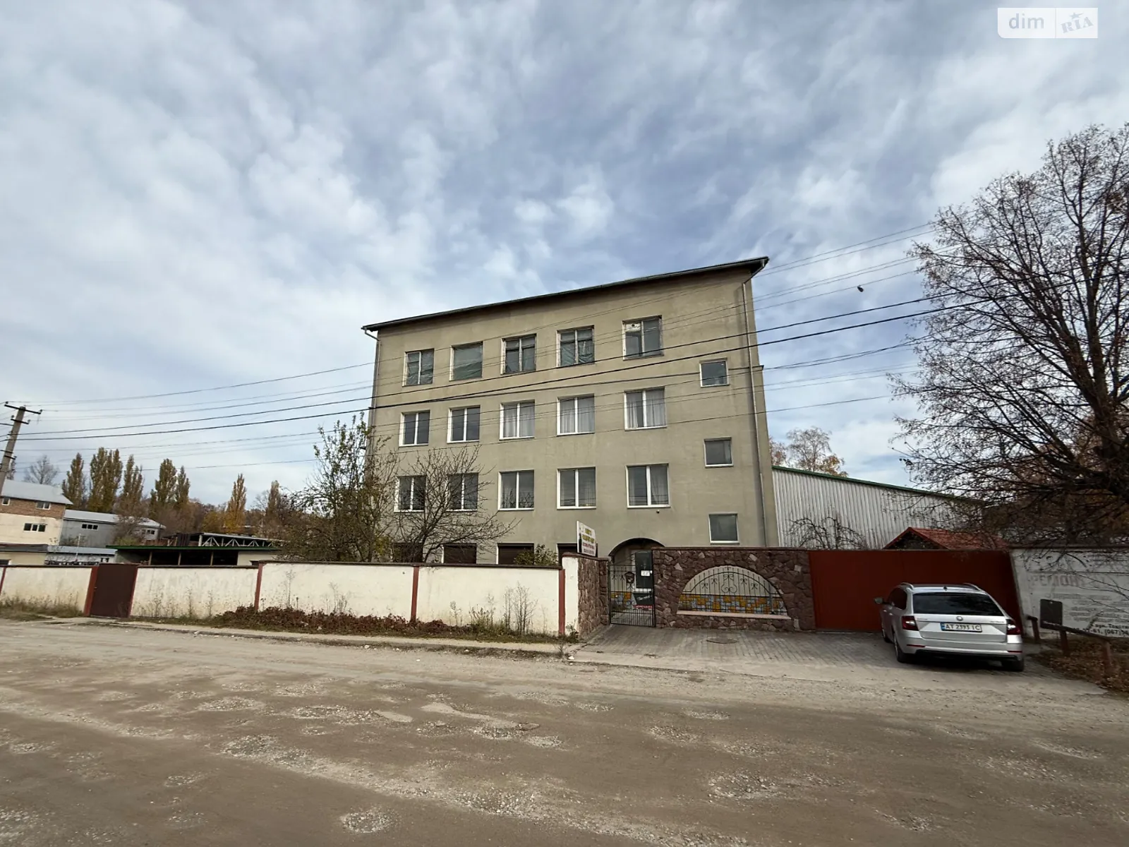 Продается помещения свободного назначения 759 кв. м в 4-этажном здании, цена: 490000 $ - фото 1