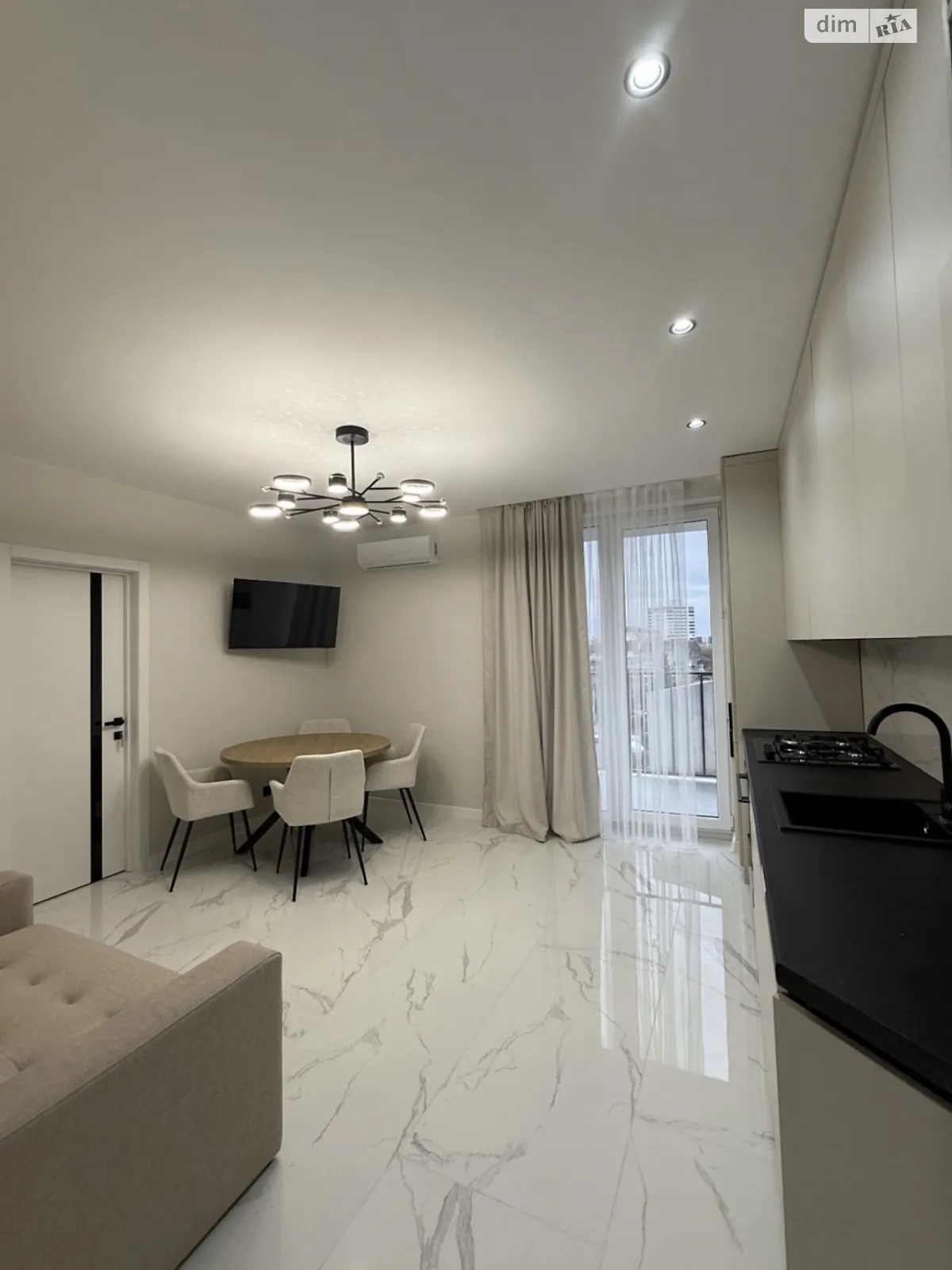 Продается 2-комнатная квартира 55 кв. м в Ужгороде, цена: 102000 $ - фото 1