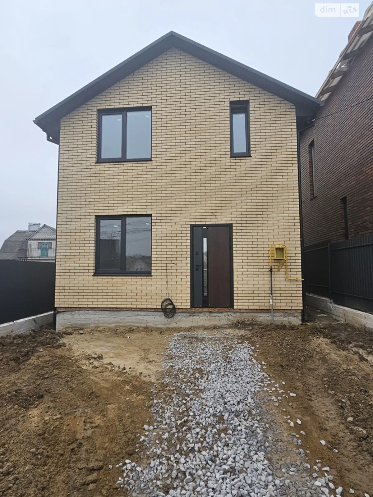 Продается дом на 2 этажа 125 кв. м с бассейном, цена: 81999 $ - фото 1