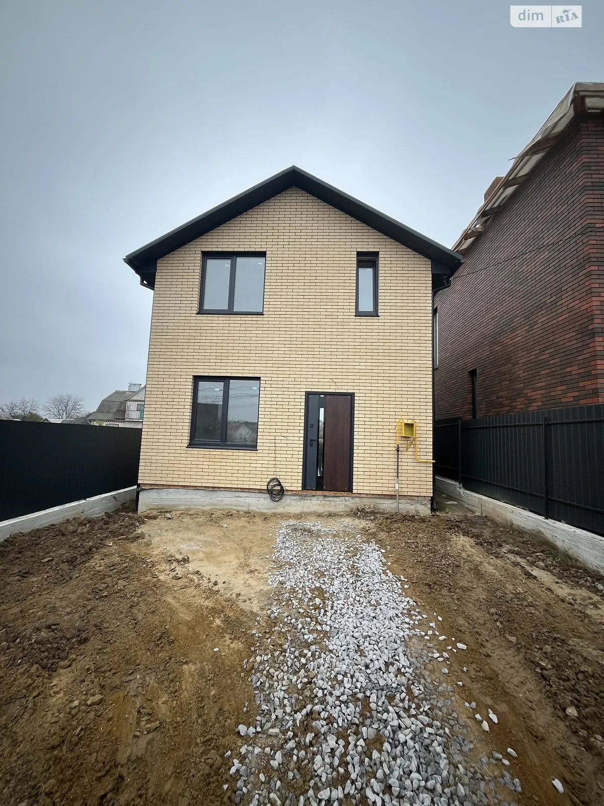 Продается дом на 2 этажа 107 кв. м с беседкой, цена: 88000 $ - фото 1