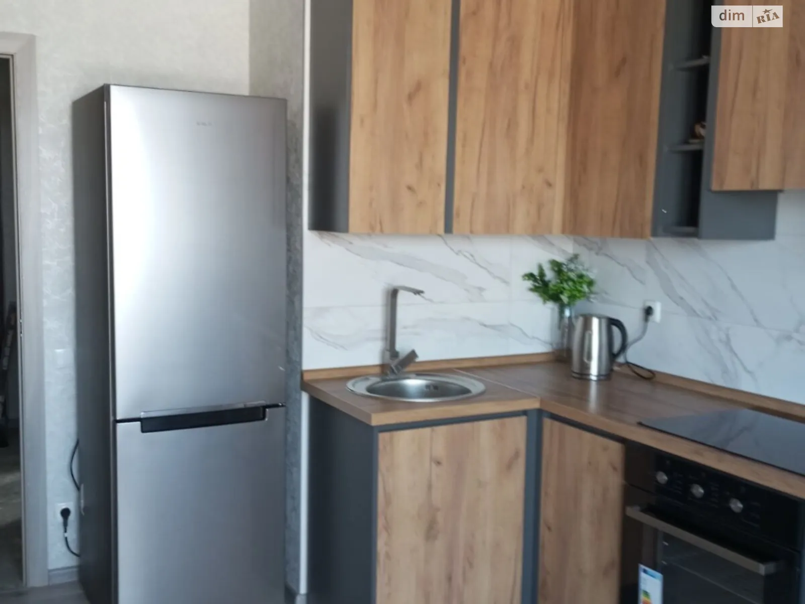 Сдается в аренду 1-комнатная квартира 44 кв. м в Одессе, ул. Академика Сахарова, 3Е - фото 1